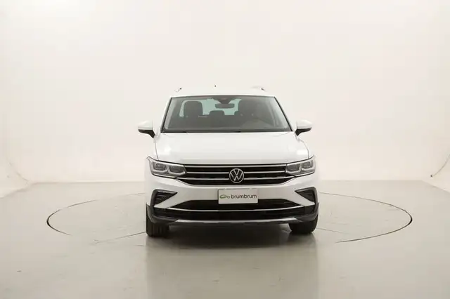 Volkswagen Tiguan view 8
