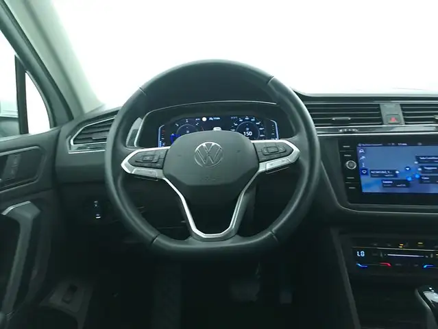 Volkswagen Tiguan view 11