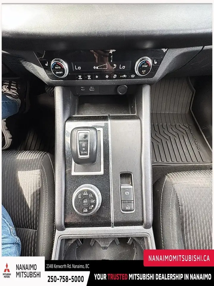 Mitsubishi Outlander снимка Mitsubishi Outlander
