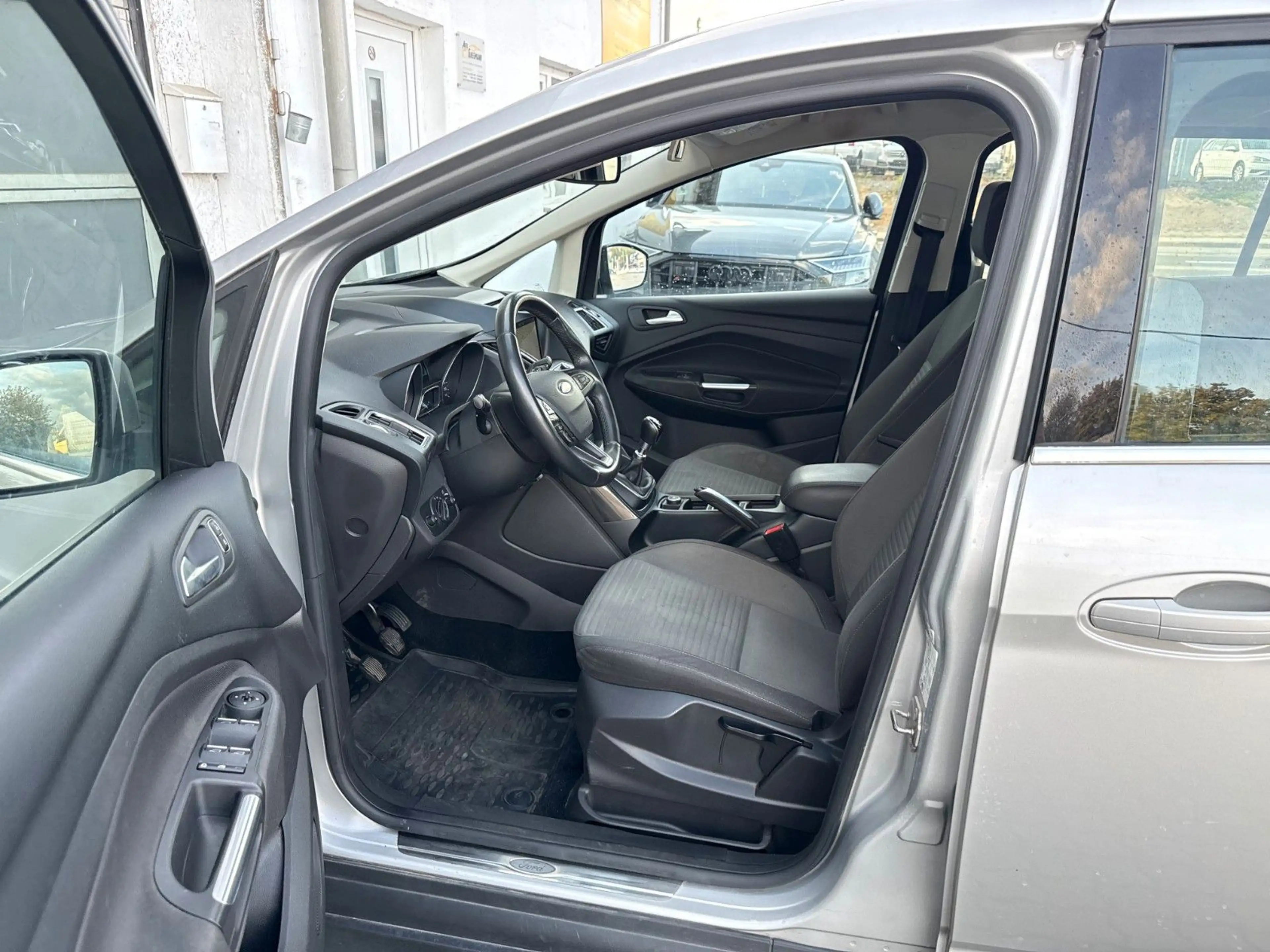 Ford Grand C-Max Titanium 7-SITZE Navi Bi-Xenon AHK — photo 9