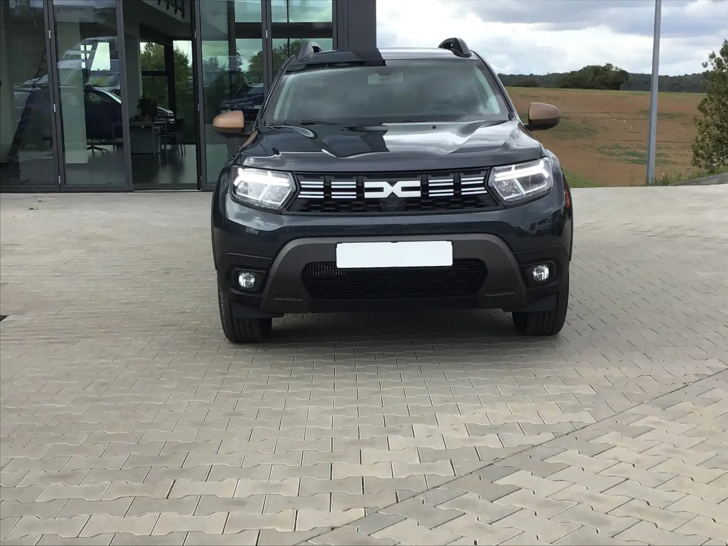 Dacia Duster TCe 150 EDC Extreme RFK+PDC+SHZ Grau - 2
