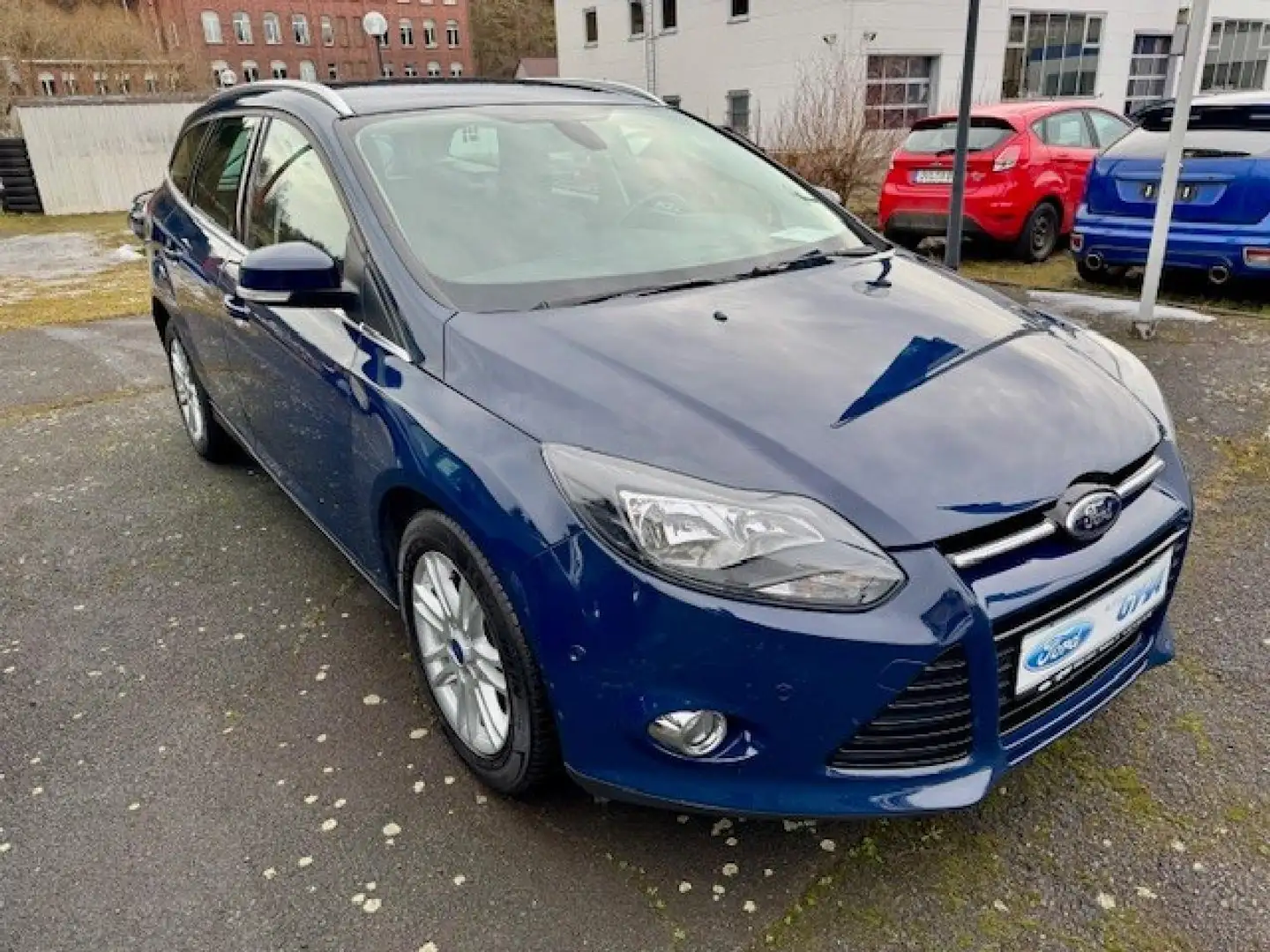 Ford Focus Titanium Blau - 2