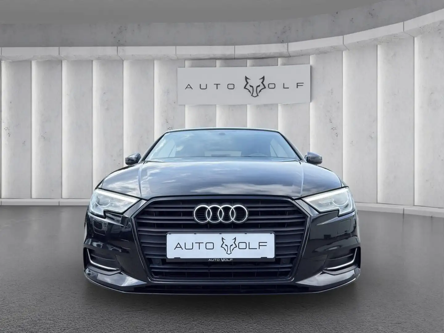 Audi A3 Cabrio 1,5TFSI*SHZ*CARPLAY*TEMPOMAT*35TKM! Zwart - 2