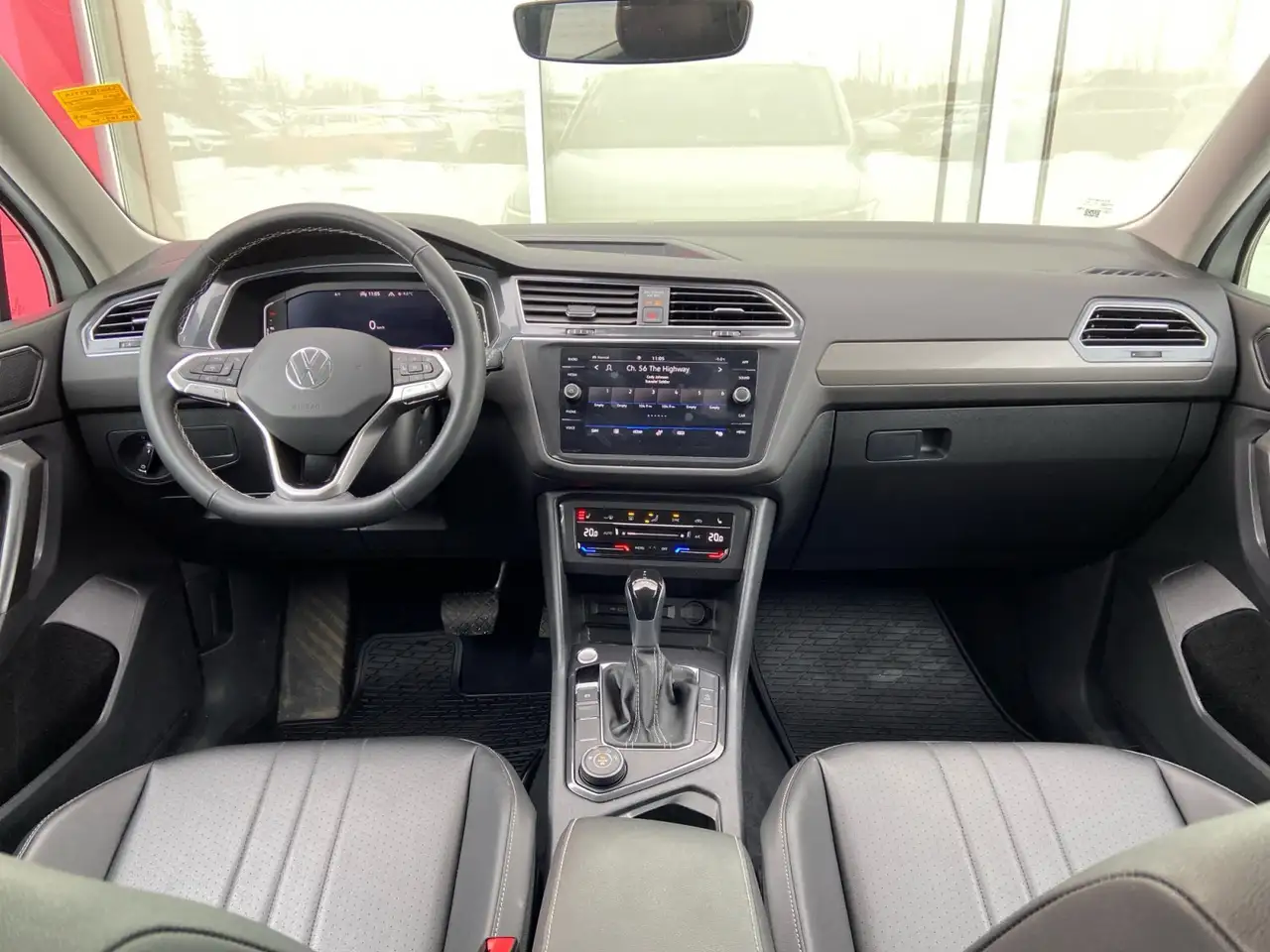 Volkswagen Tiguan снимка Volkswagen Tiguan