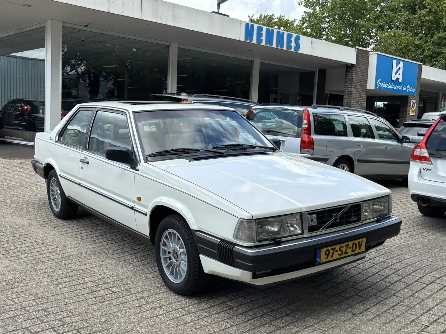 Volvo 780 2.8 V6 Bertone Coupé Schuifdak Overgangsregeling € Blanc - 1