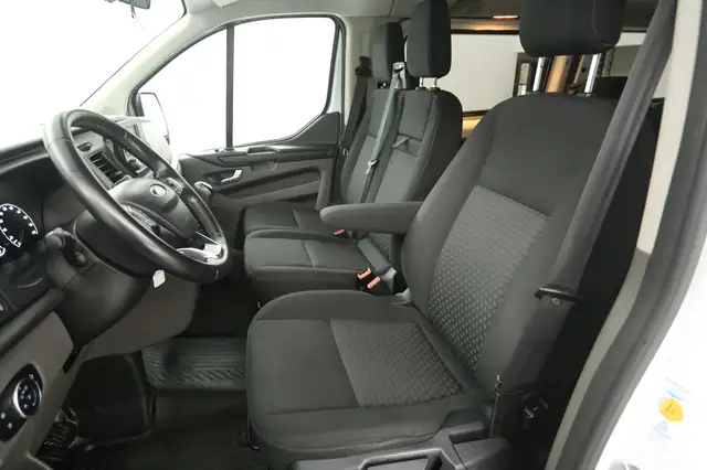 Ford Transit Custom view 15