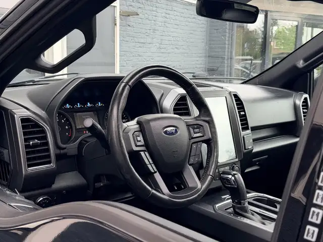 Ford F 150 view 3
