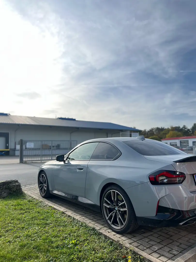 BMW 240 M240i Coupé xDrive Aut. Grau - 2