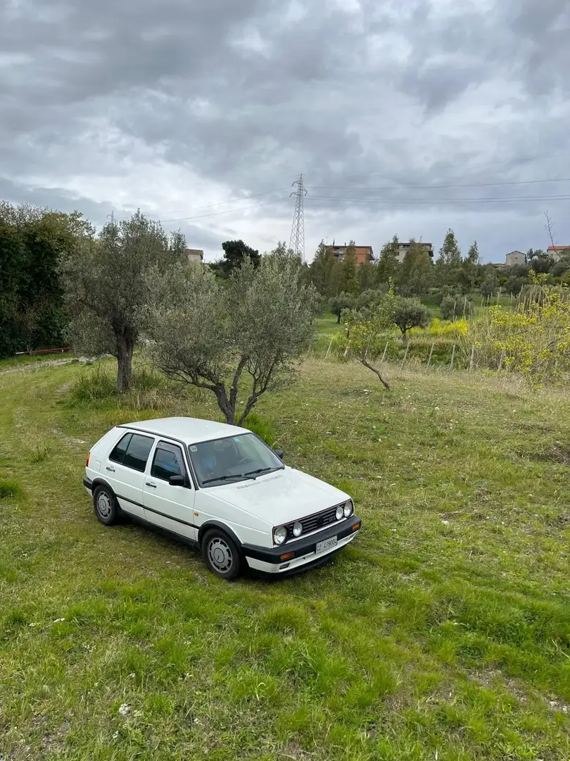 Volkswagen Golf GTI 5p 1.8 5m Білий - 2