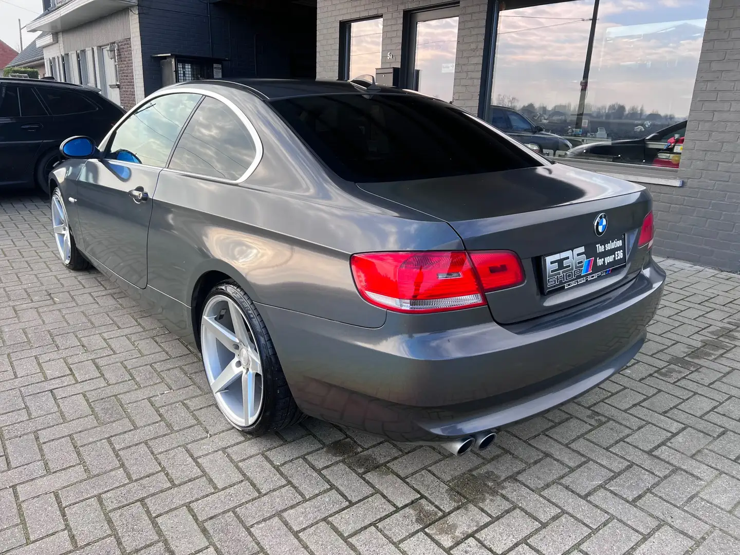 BMW 330 330xd Coupe Aut. topstaat “1 jaar garantie” Gris - 2