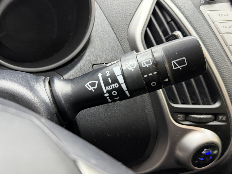 Hyundai iX35 2.0i 4WD i-Catcher — photo 14