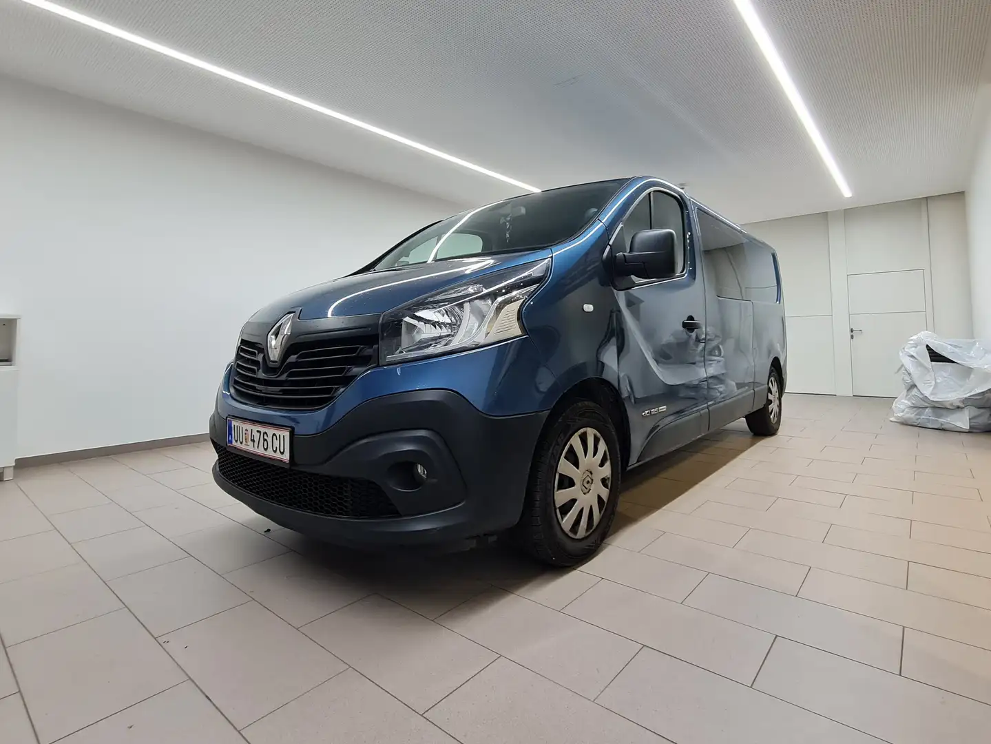 Renault Trafic Blau - 1