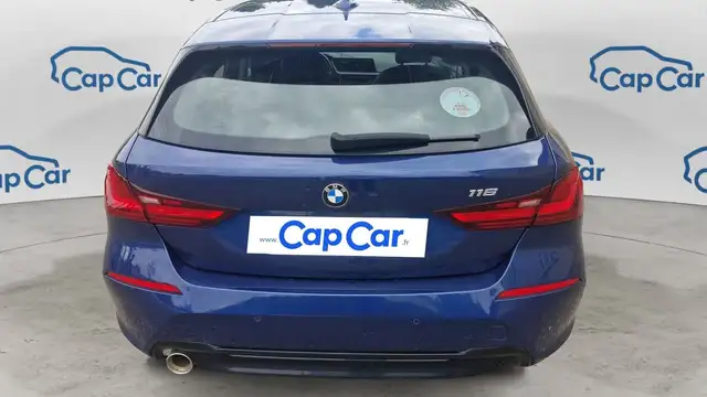 BMW 1 Series view 3