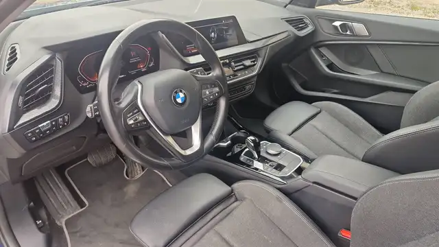 BMW 1 Series view 8