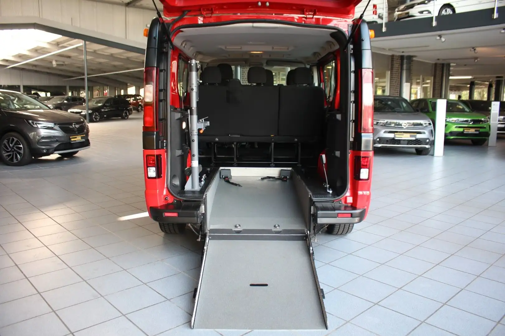Opel Vivaro B Combi Rollstuhlgerecht Behindertenger. Rouge - 1