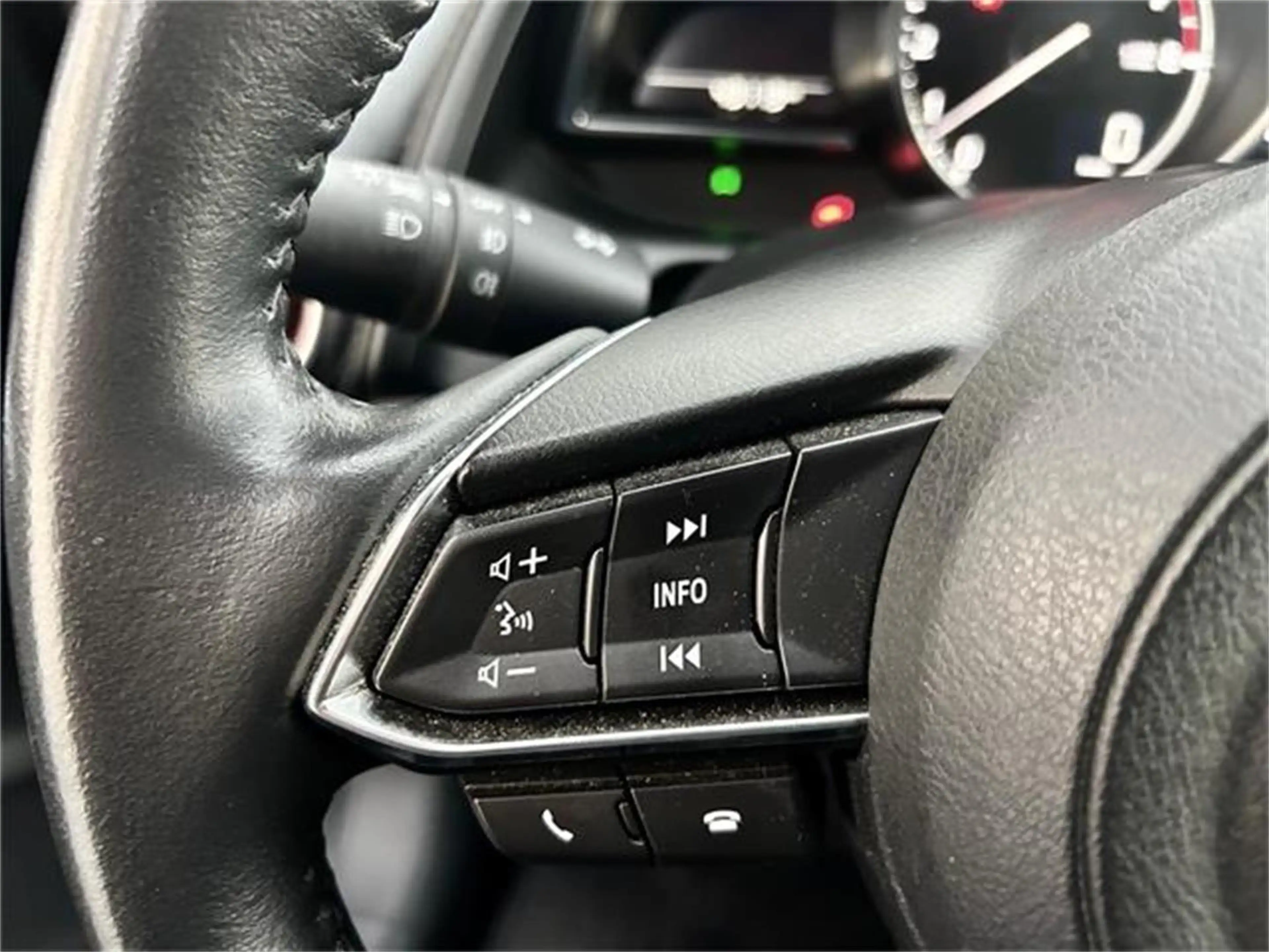 Mazda CX-3 G121 Revolution Top mit Navigation & Carplay/ — photo 9