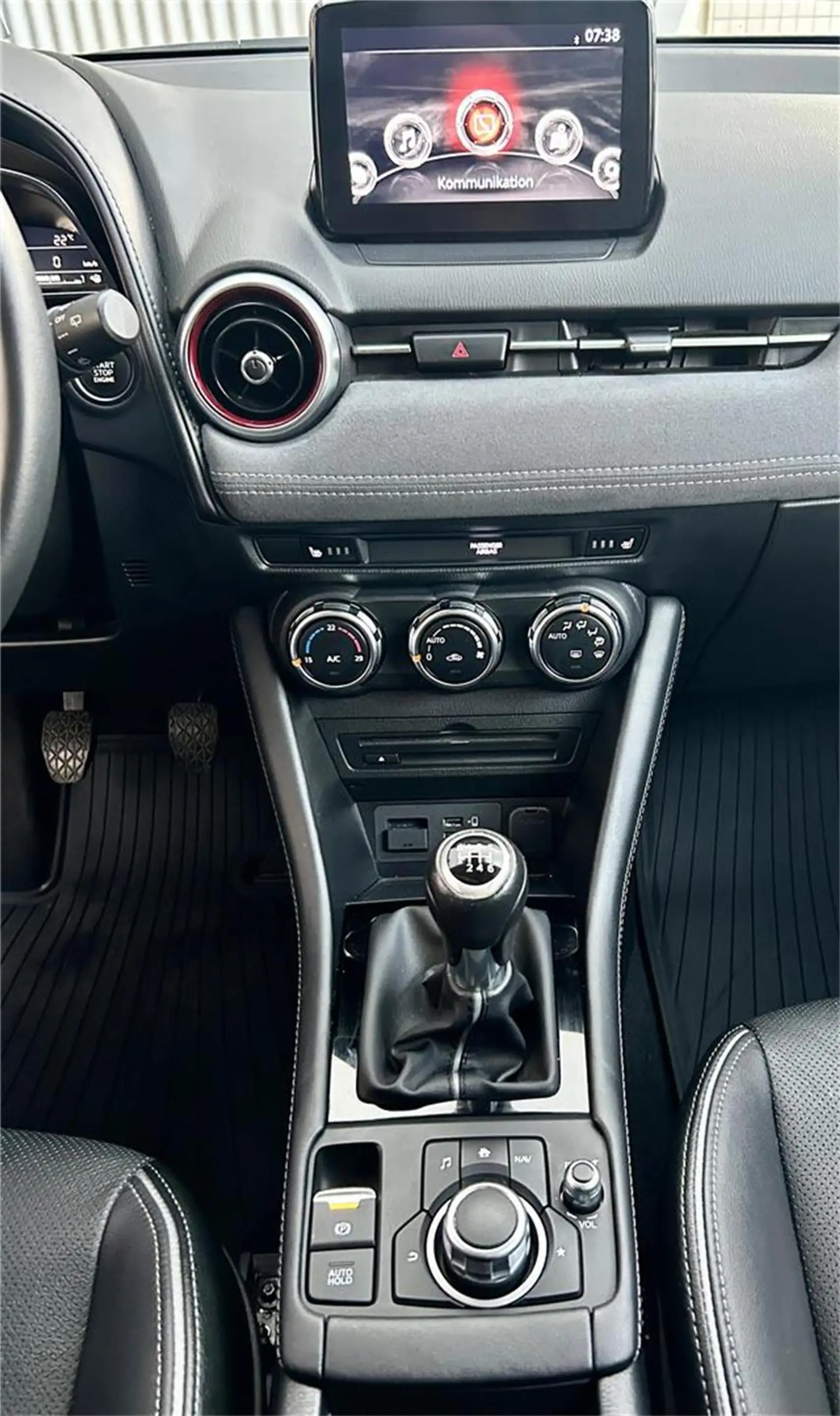 Mazda CX-3 G121 Revolution Top mit Navigation & Carplay/ — photo 11