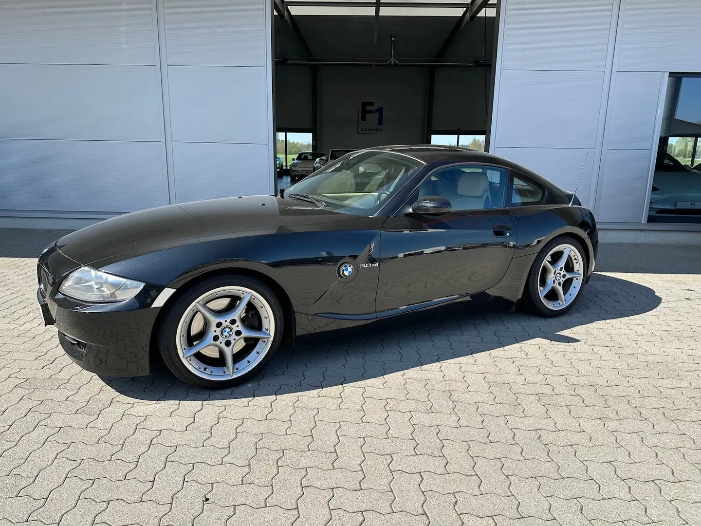 BMW Z4 3.0 i Navi Leder 18 Zoll Xenon Klimaaut. Orig.- Zu Schwarz - 1