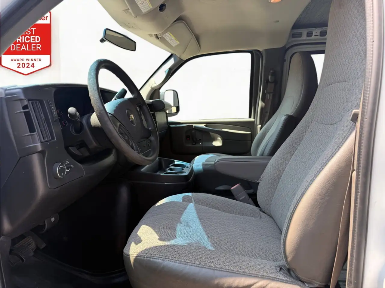 Chevrolet Express 3500 снимка Chevrolet Express 3500