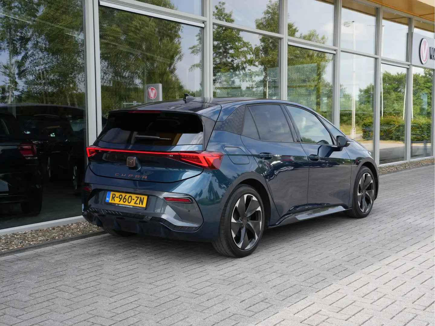 CUPRA Born Adrenaline 62 kWh 231 PK !! | Adaptive Cruise | DA Blauw - 2