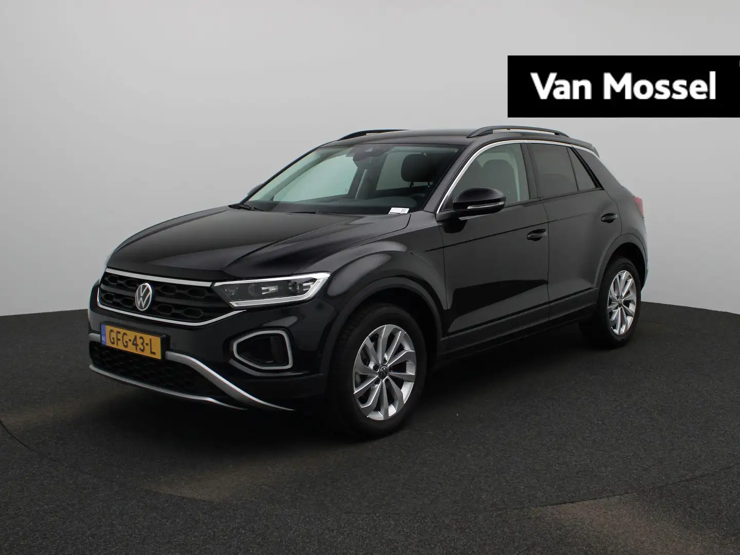 Volkswagen T-Roc 1.0 TSI Life Edition | 17 inch velgen | Parkeersen Nero - 1