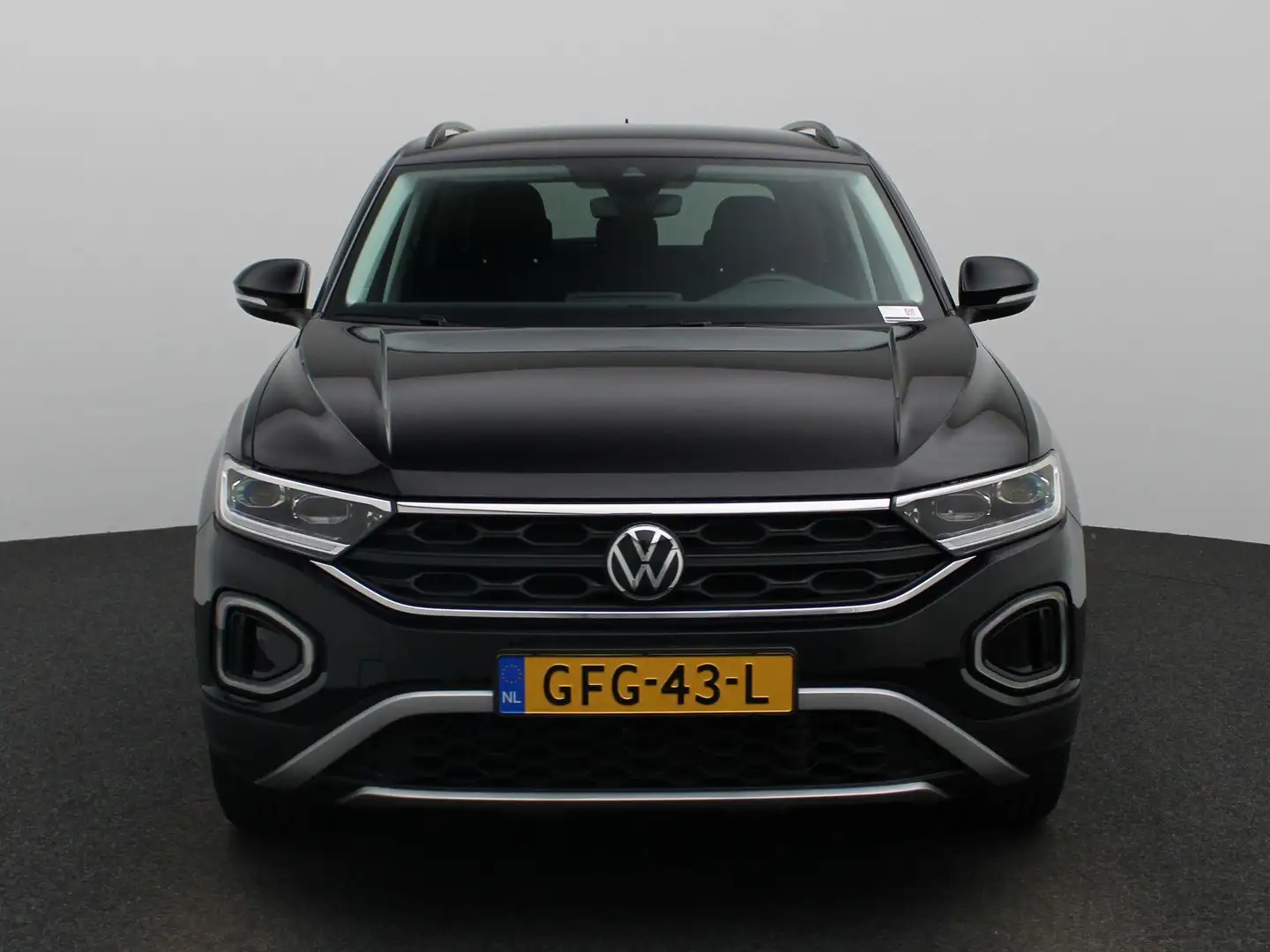 Volkswagen T-Roc 1.0 TSI Life Edition | 17 inch velgen | Parkeersen Nero - 2