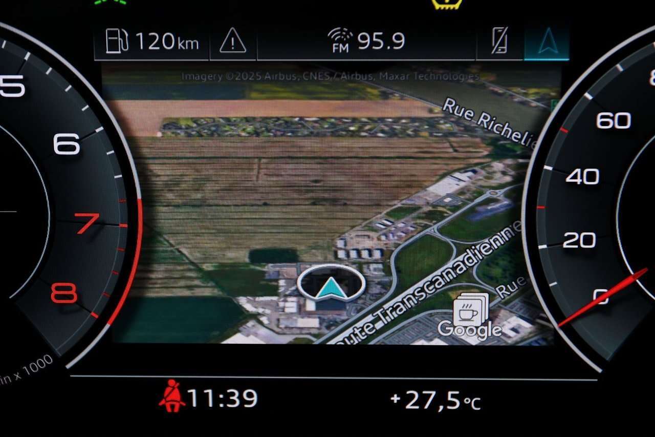 2023 Audi A5 Progressiv / Black Optics / 20 '' Rotors / Carplay thumb 21