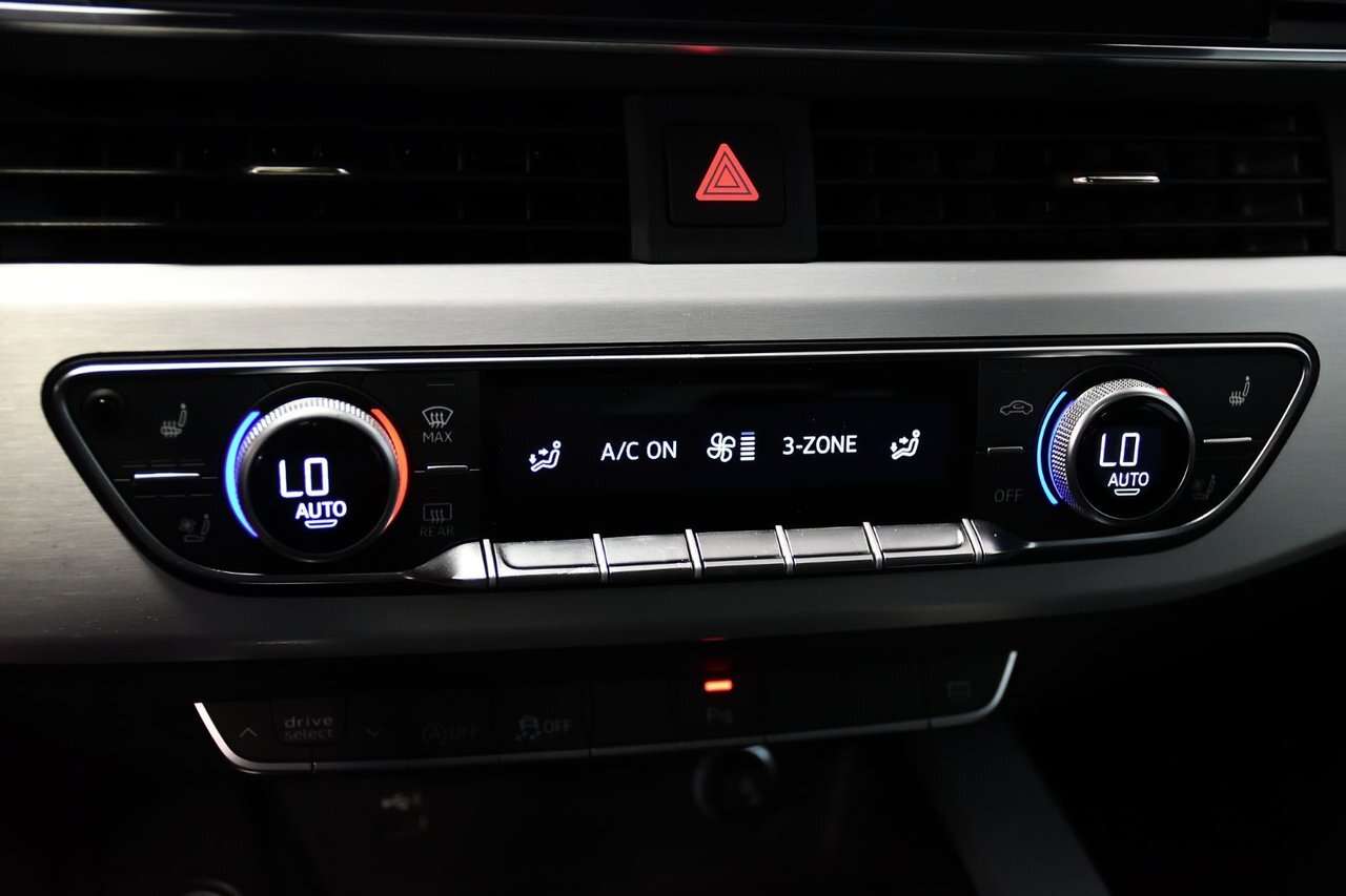 2023 Audi A5 Progressiv / Black Optics / 20 '' Rotors / Carplay thumb 25