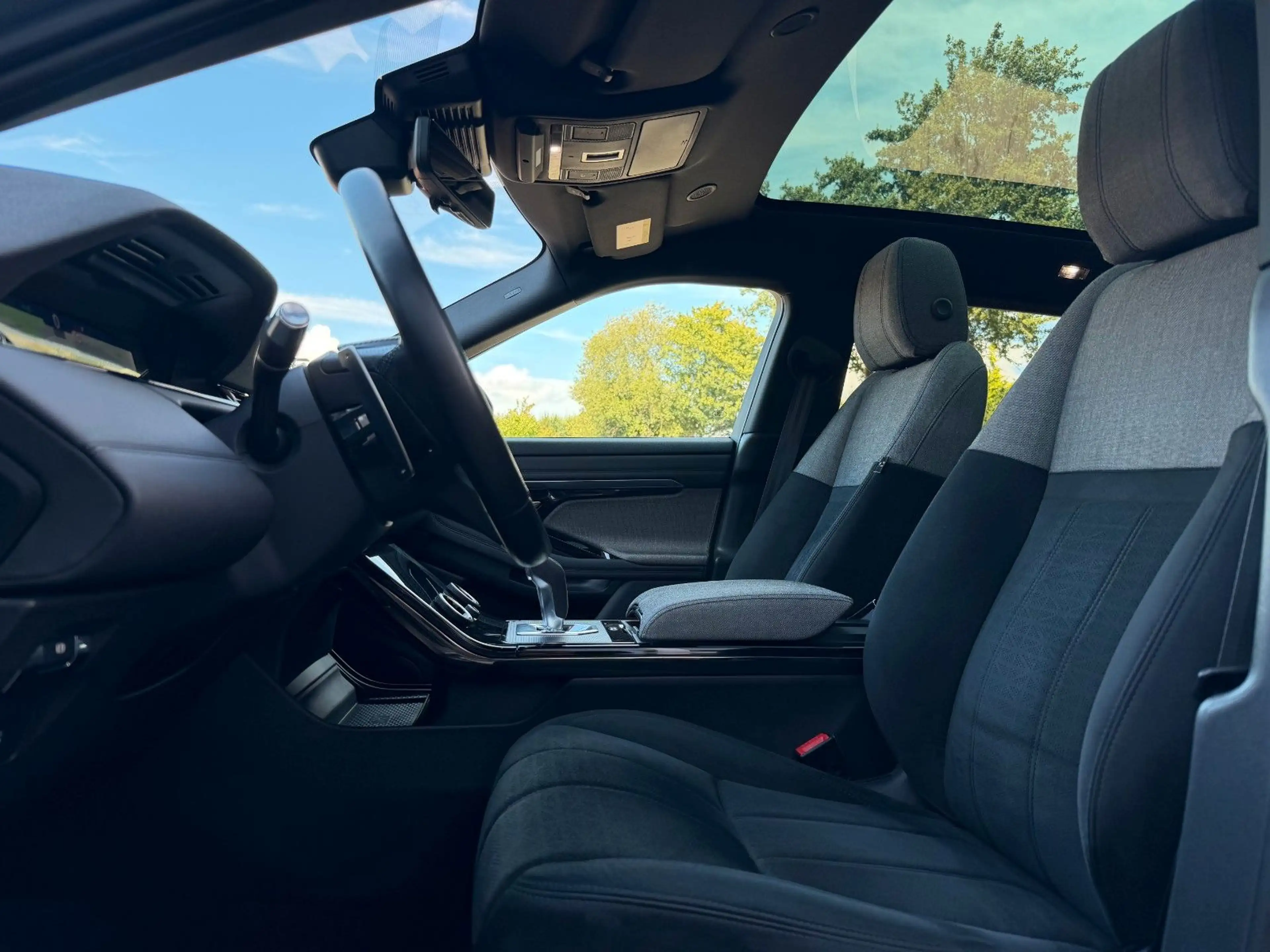 Land Rover Range Rover Evoque EVOQUE P300e R-DYNAMIC HSE*PANO*HUD*AHK* — photo 6
