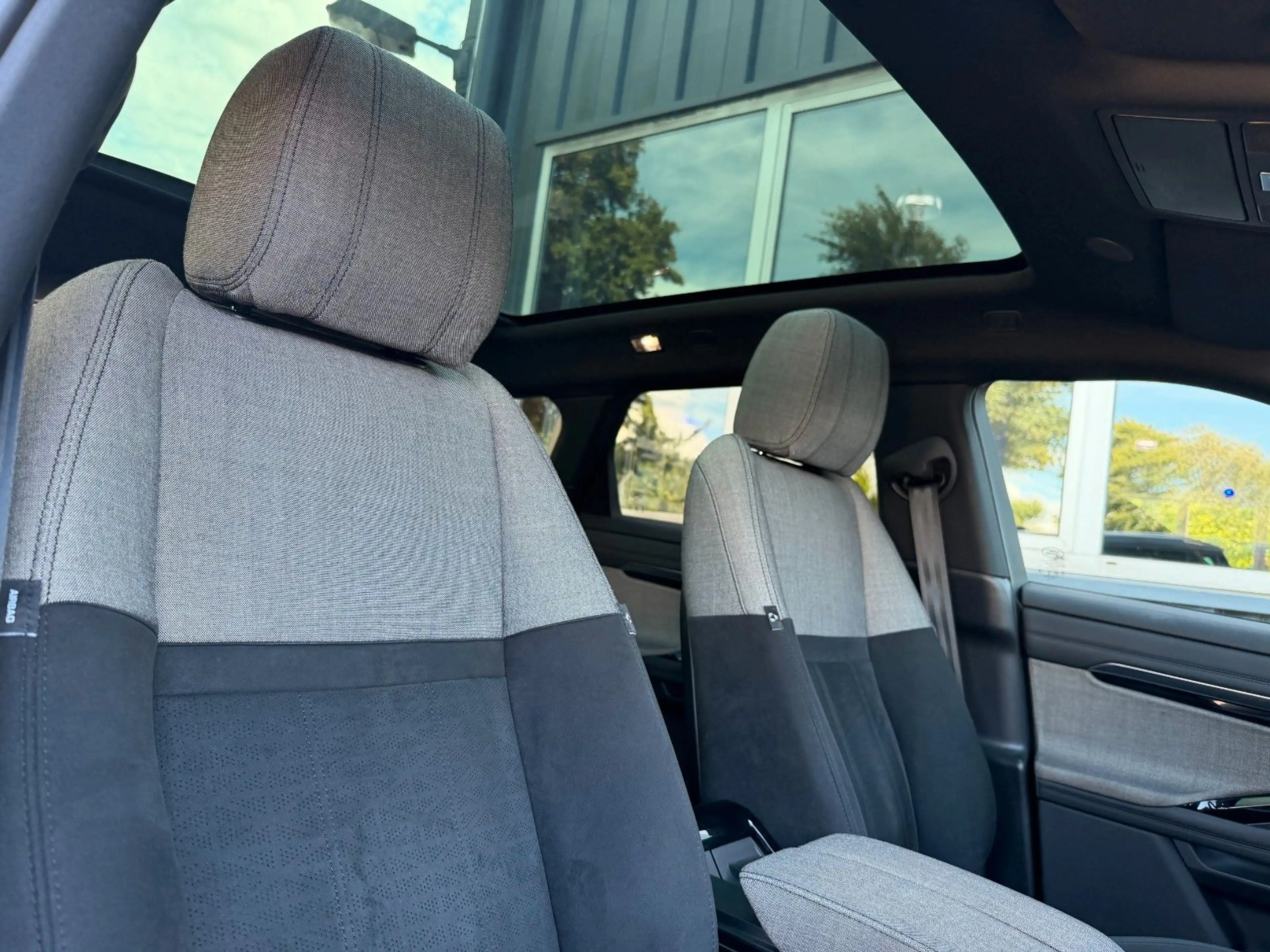 Land Rover Range Rover Evoque EVOQUE P300e R-DYNAMIC HSE*PANO*HUD*AHK* — photo 9