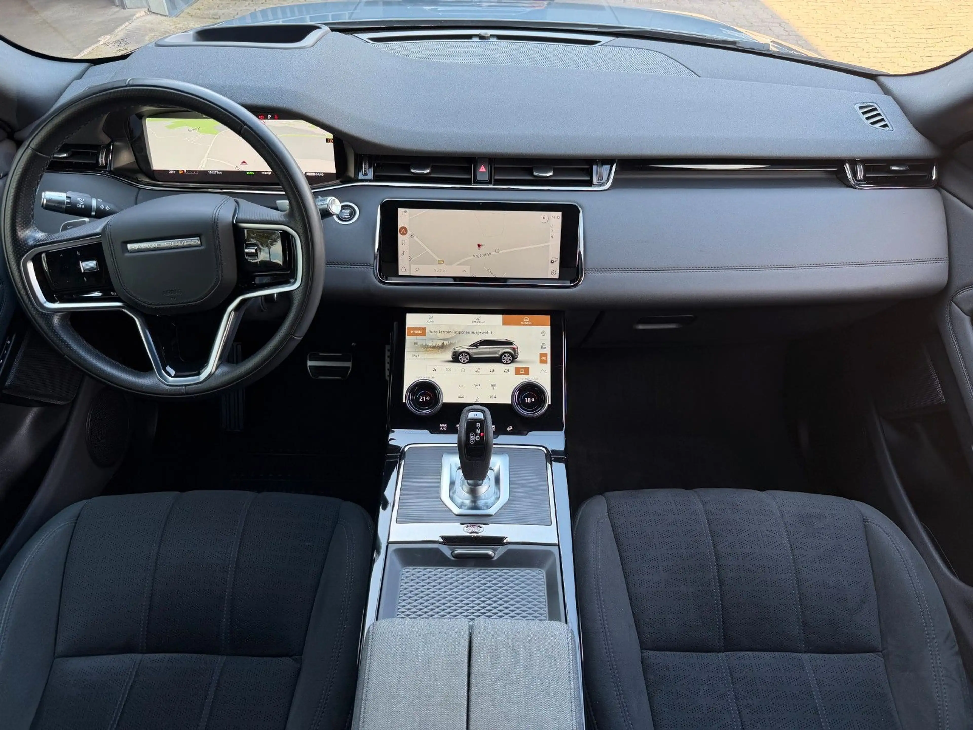 Land Rover Range Rover Evoque EVOQUE P300e R-DYNAMIC HSE*PANO*HUD*AHK* — photo 4
