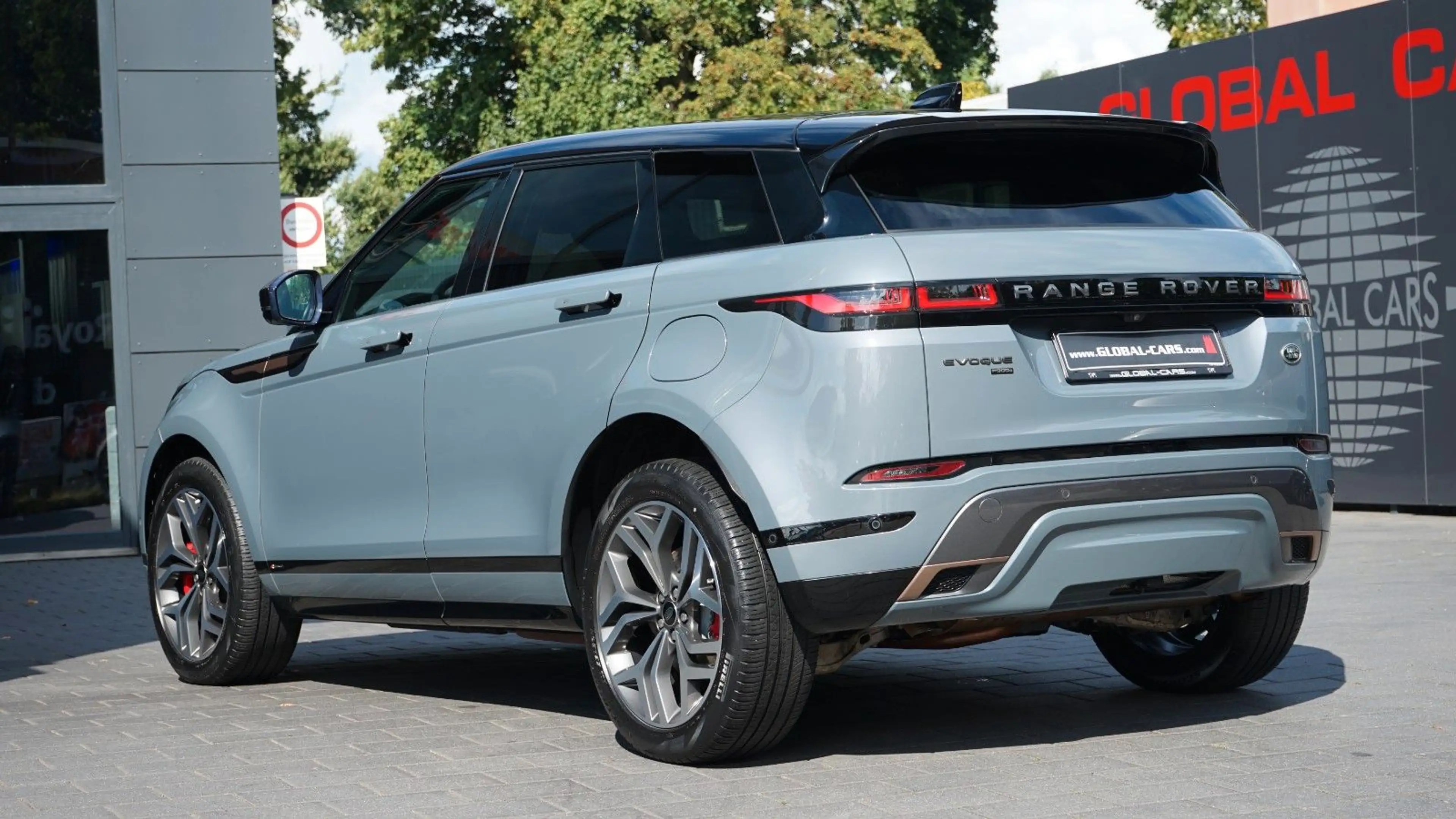 Land Rover Range Rover Evoque EVOQUE P300e R-DYNAMIC HSE*PANO*HUD*AHK* — photo 2