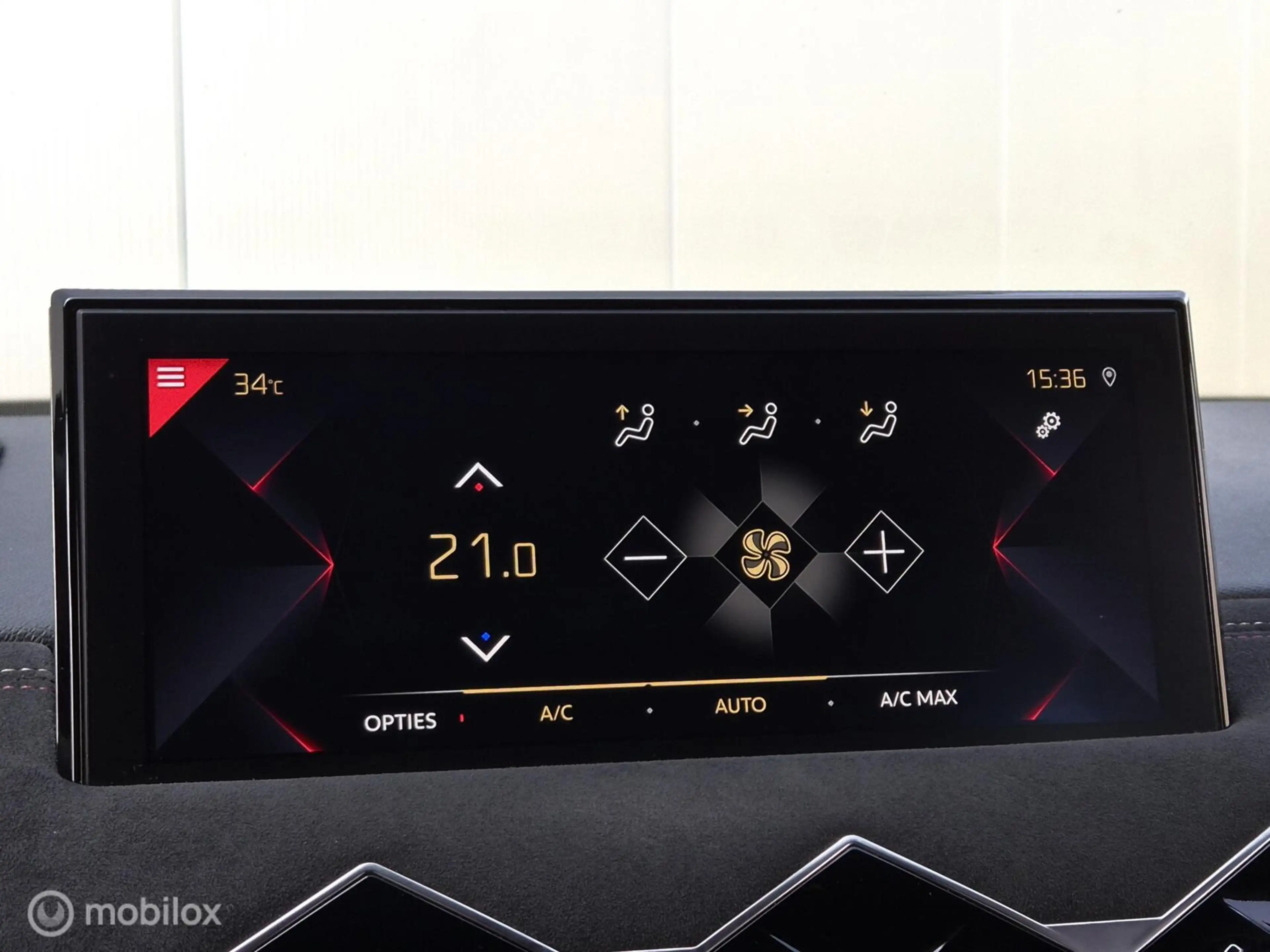 DS Automobiles DS 3 Crossback 1.2 PERFORMANCE LINE/ALCANTARA/HEAD-UP/FULL LED/CA — photo 30