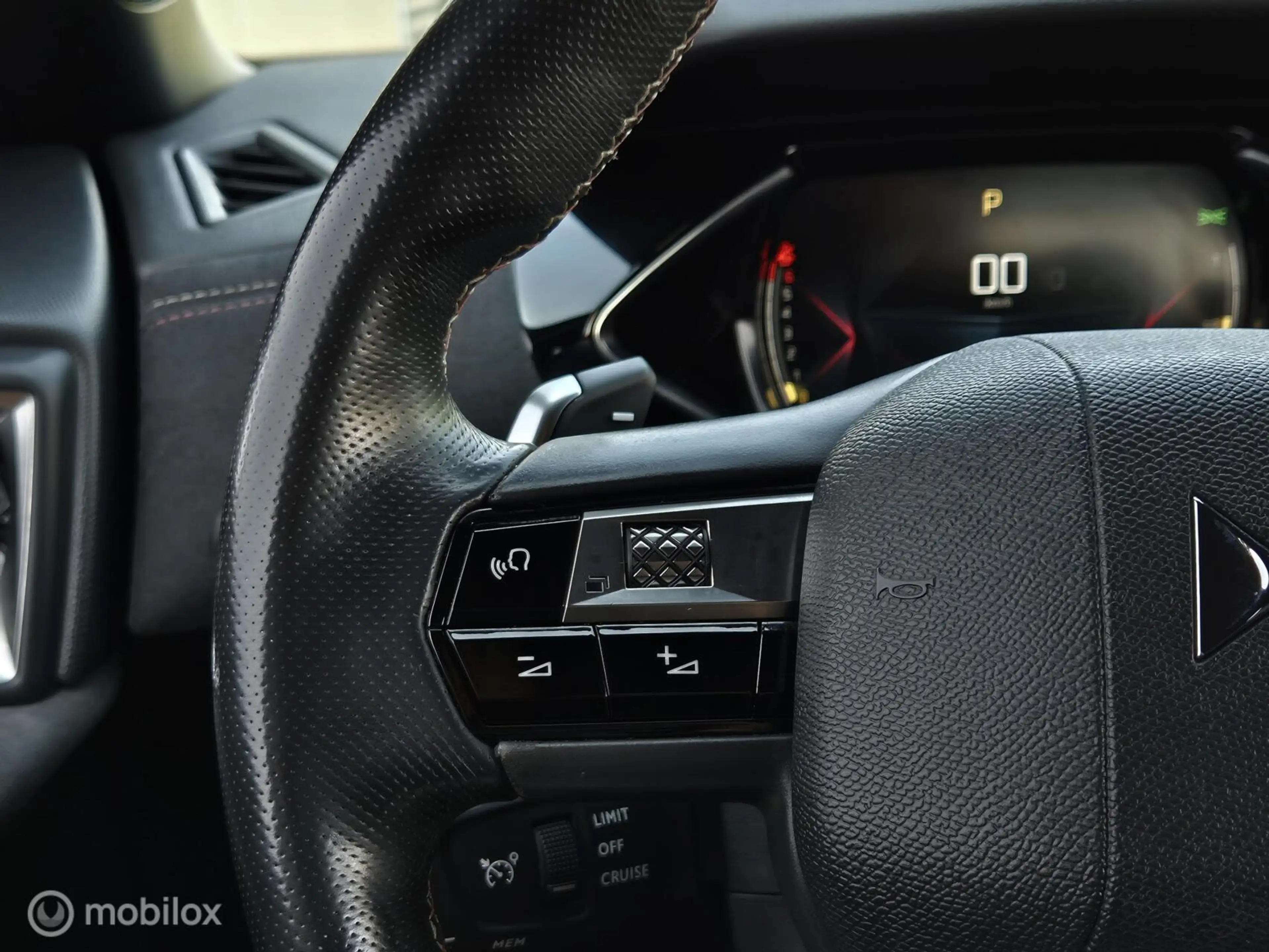 DS Automobiles DS 3 Crossback 1.2 PERFORMANCE LINE/ALCANTARA/HEAD-UP/FULL LED/CA — photo 50