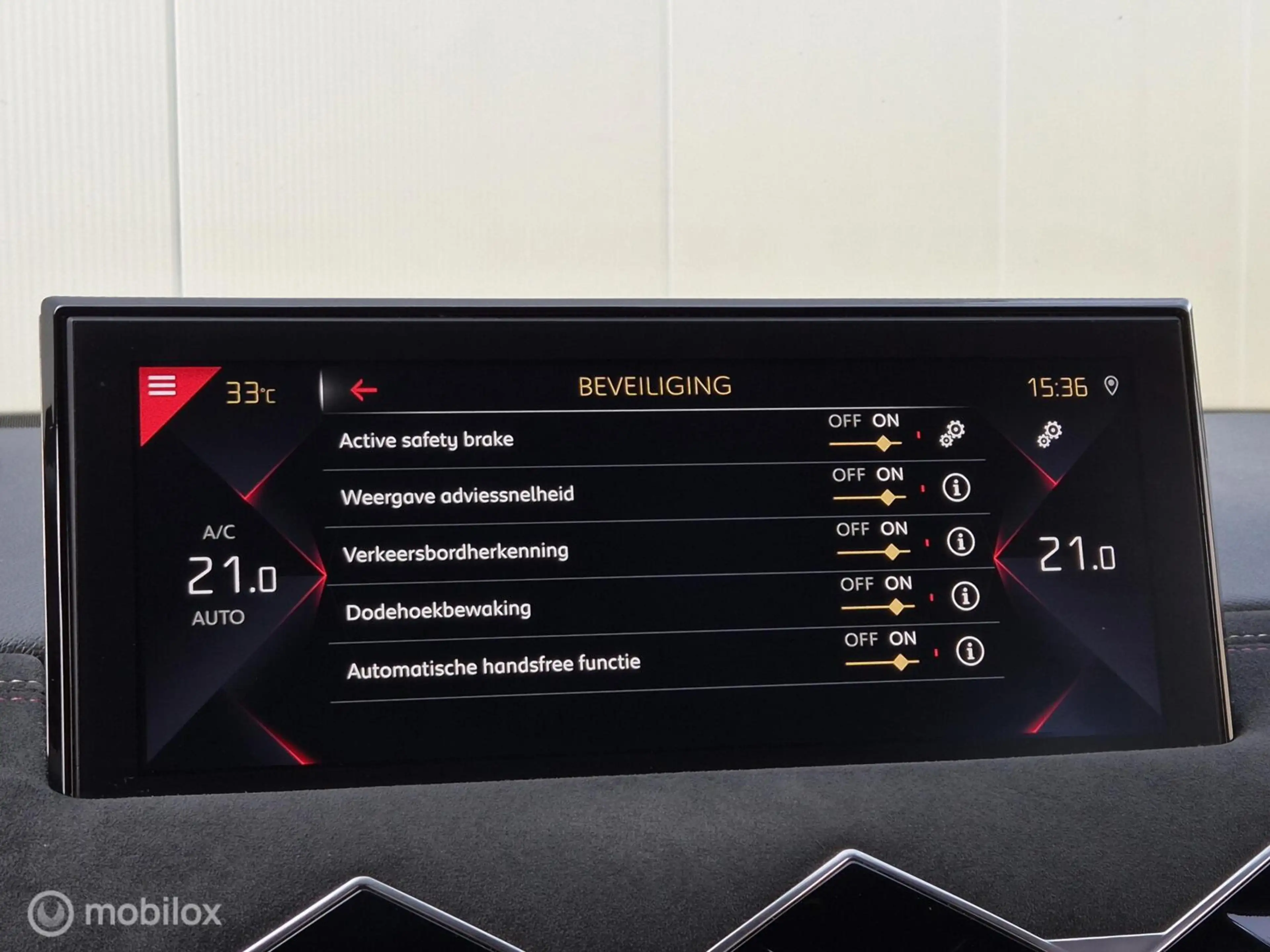 DS Automobiles DS 3 Crossback 1.2 PERFORMANCE LINE/ALCANTARA/HEAD-UP/FULL LED/CA — photo 40