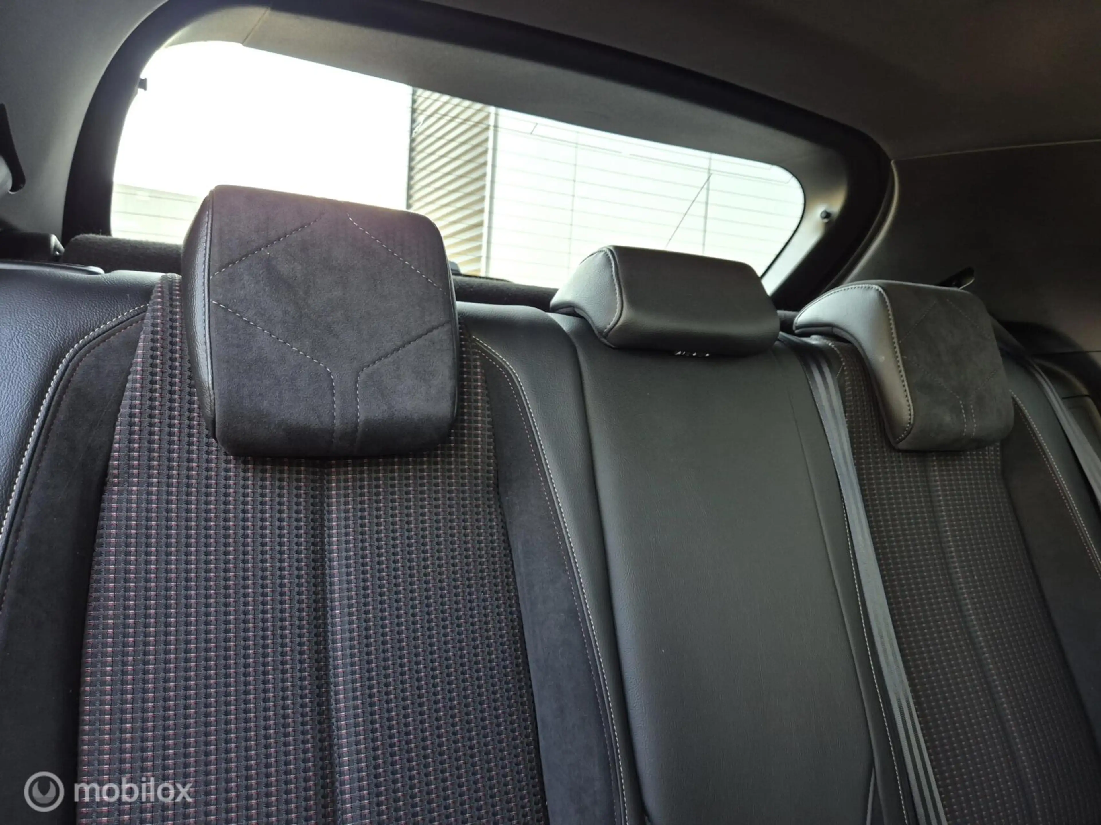 DS Automobiles DS 3 Crossback 1.2 PERFORMANCE LINE/ALCANTARA/HEAD-UP/FULL LED/CA — photo 23