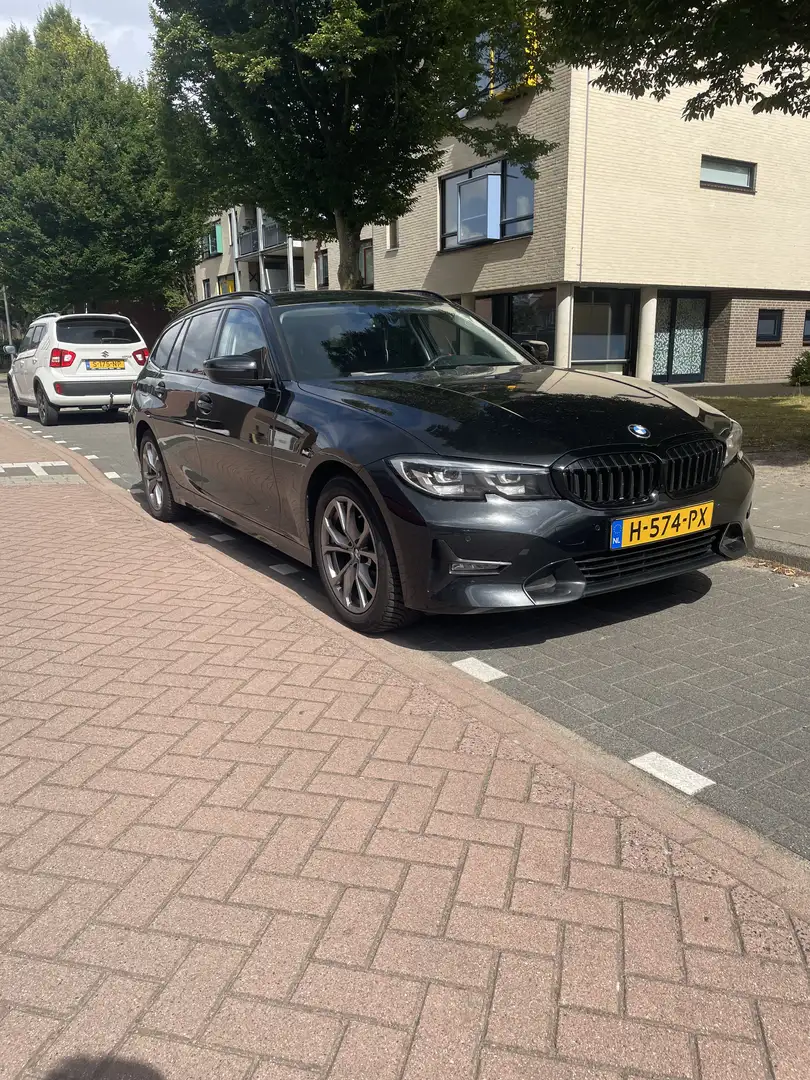 BMW 318 Top onderhouden, 90% snelweg km gereden Zwart - 1