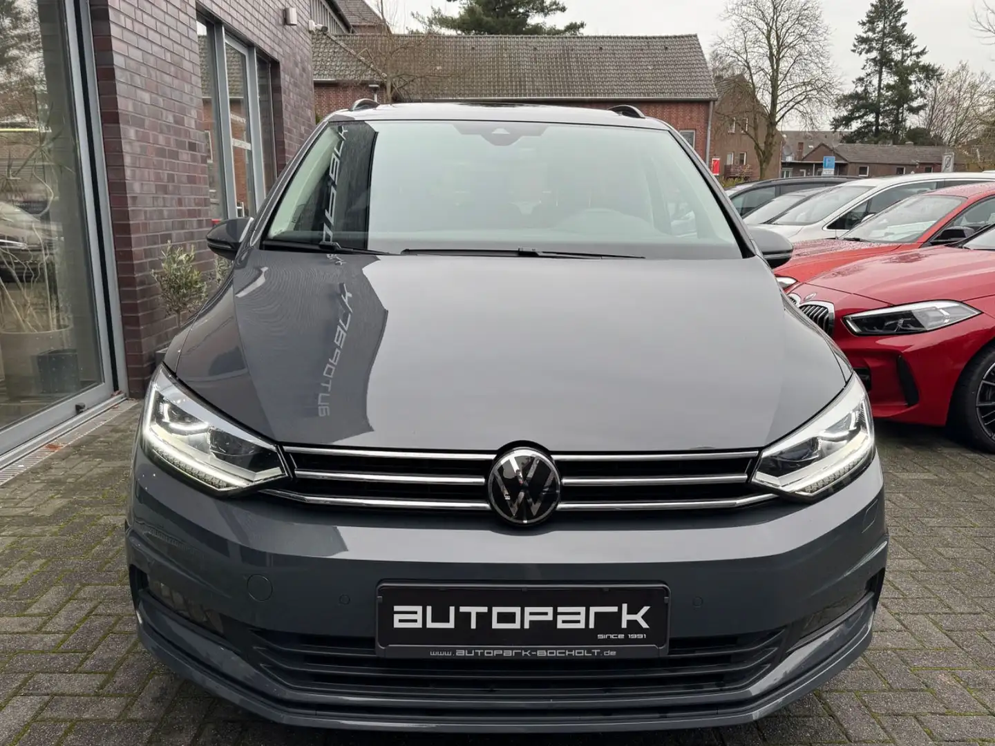 Volkswagen Touran Business PANO DYNAUDIO StHz EasyOpen AHK Grau - 2