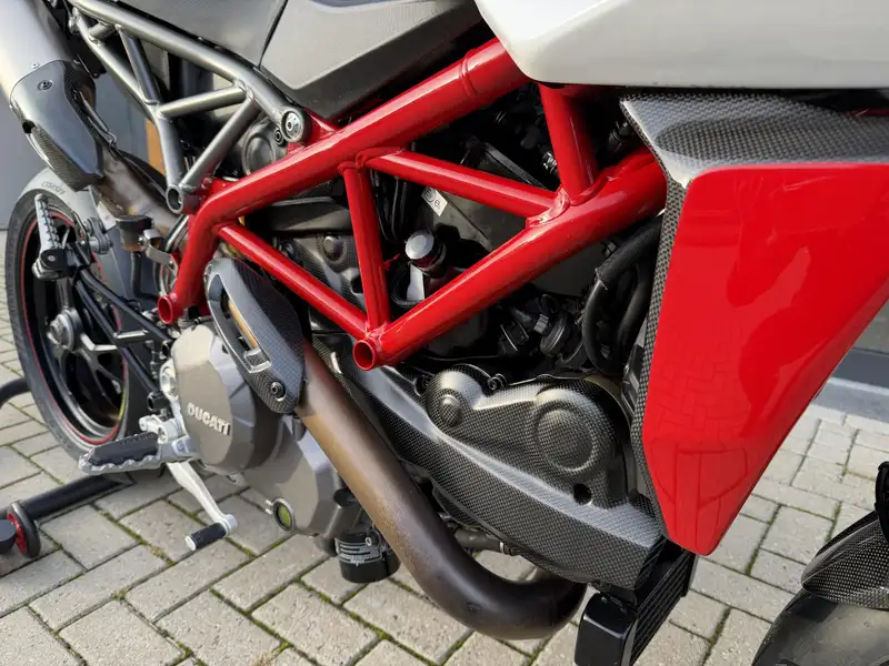 Ducati Hypermotard 950 - foto 6