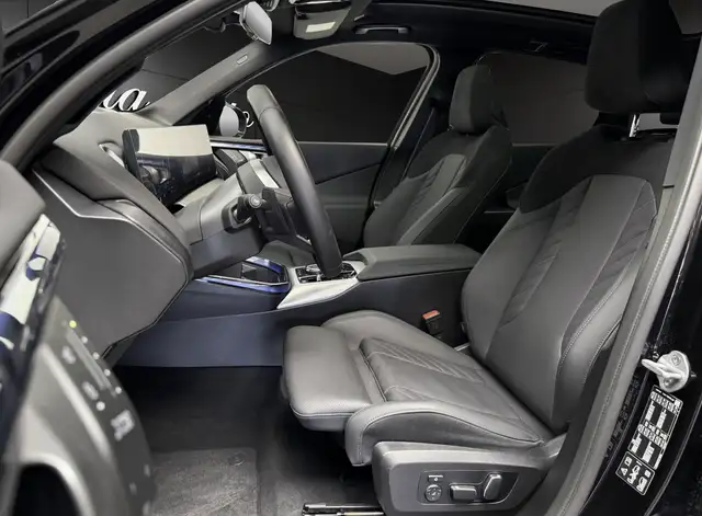 BMW X3 view 5