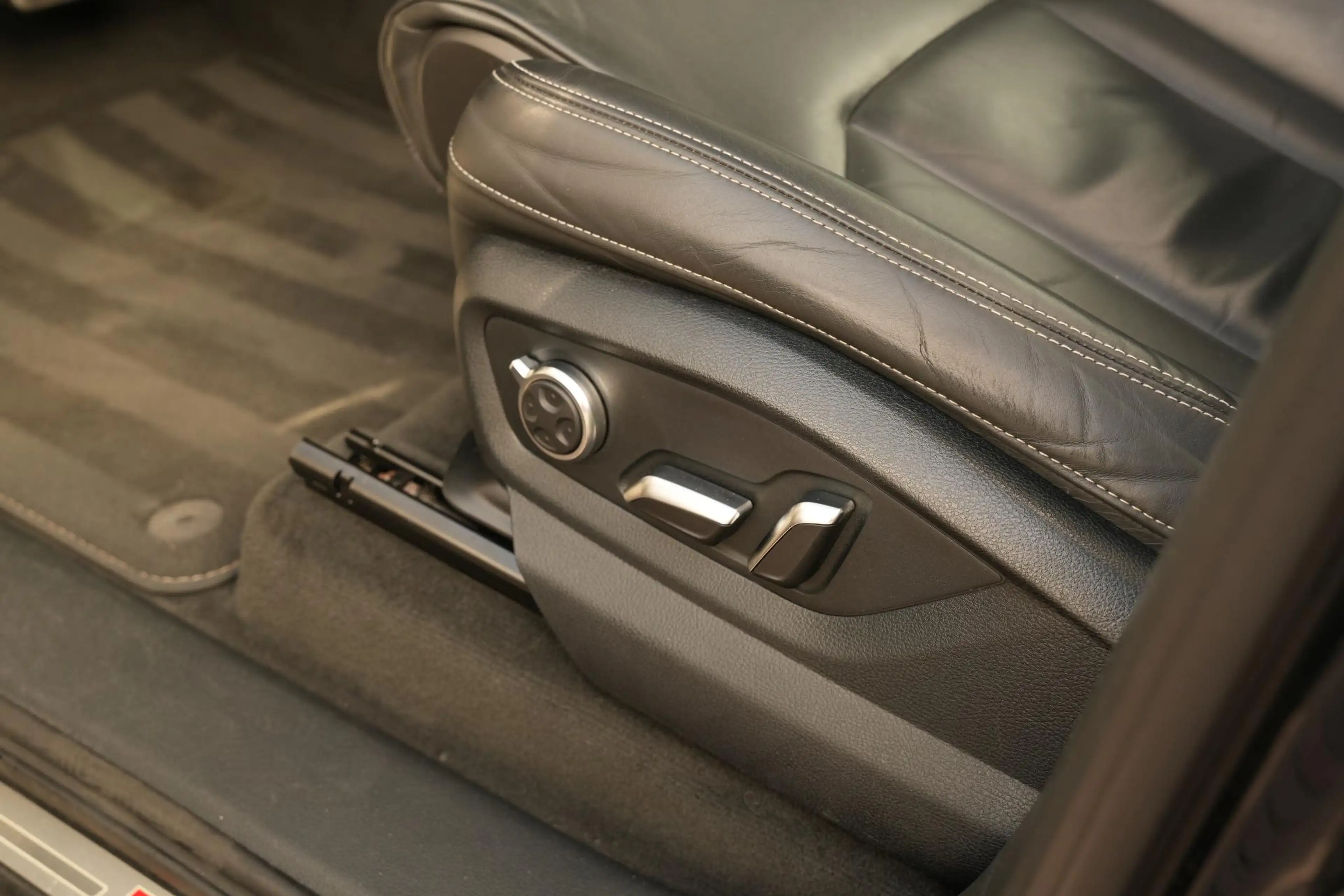 Audi Q7 3.0 TDI ultra quattro Pro Line S 7p Pano Leer S-li — photo 47