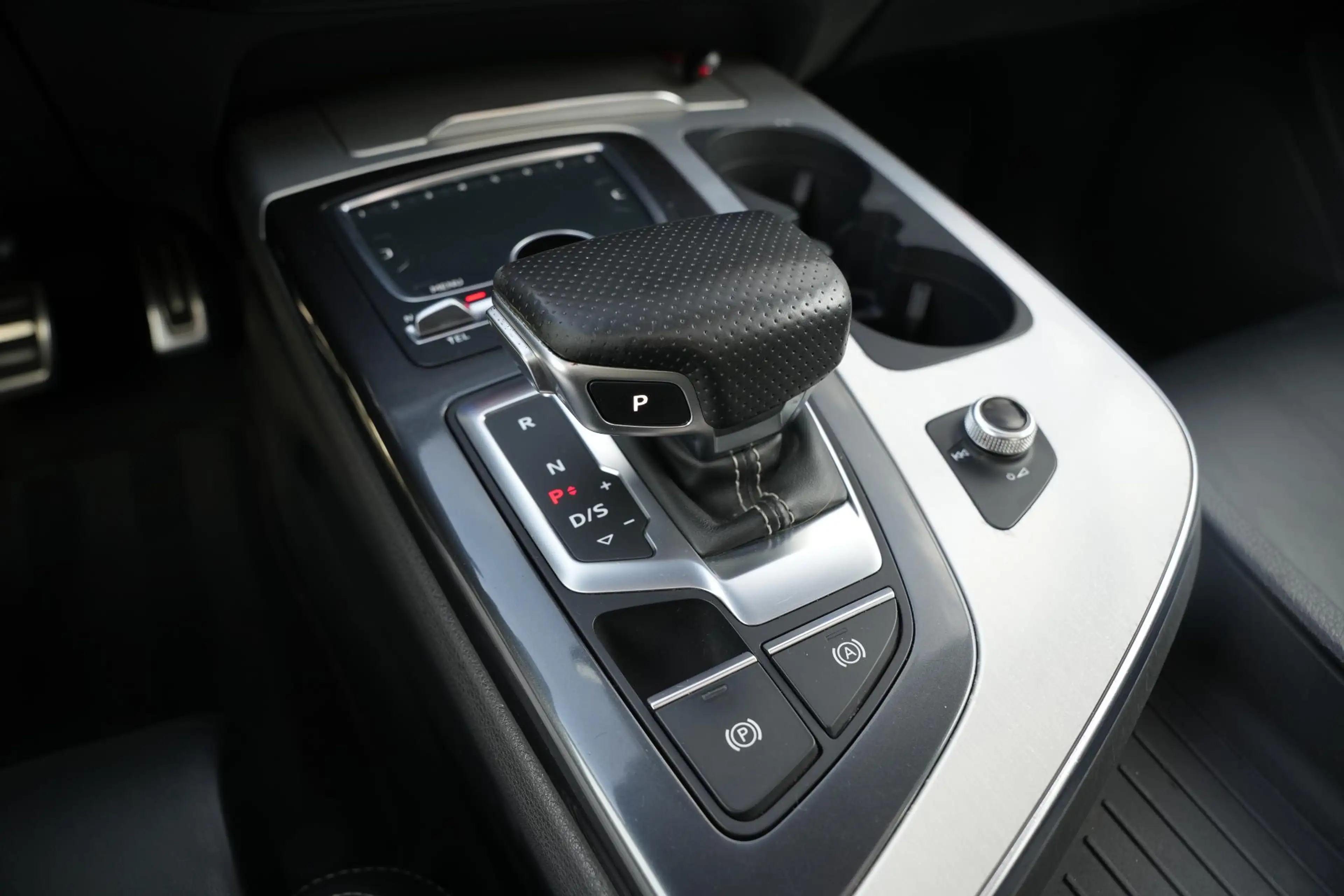 Audi Q7 3.0 TDI ultra quattro Pro Line S 7p Pano Leer S-li — photo 35