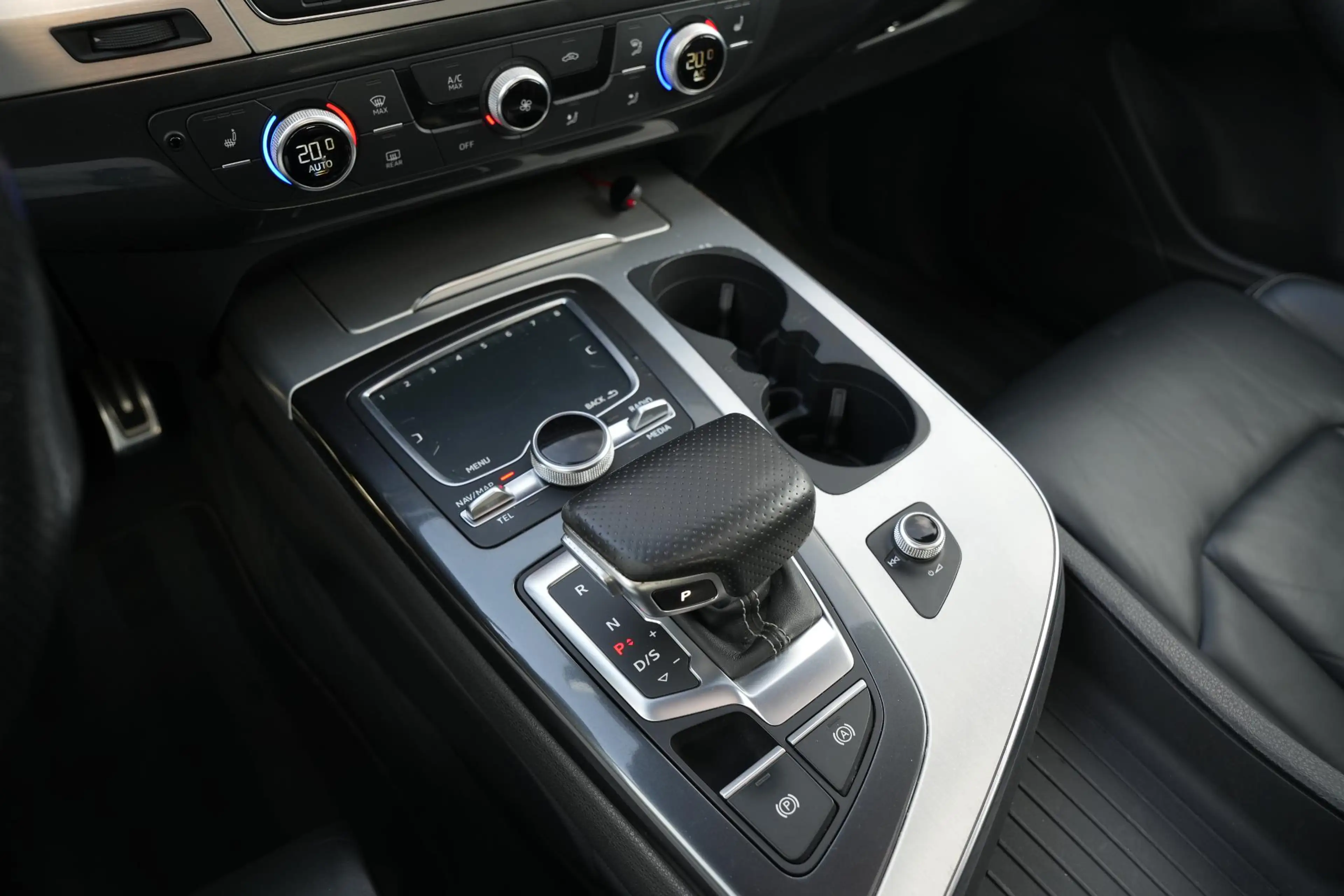 Audi Q7 3.0 TDI ultra quattro Pro Line S 7p Pano Leer S-li — photo 33