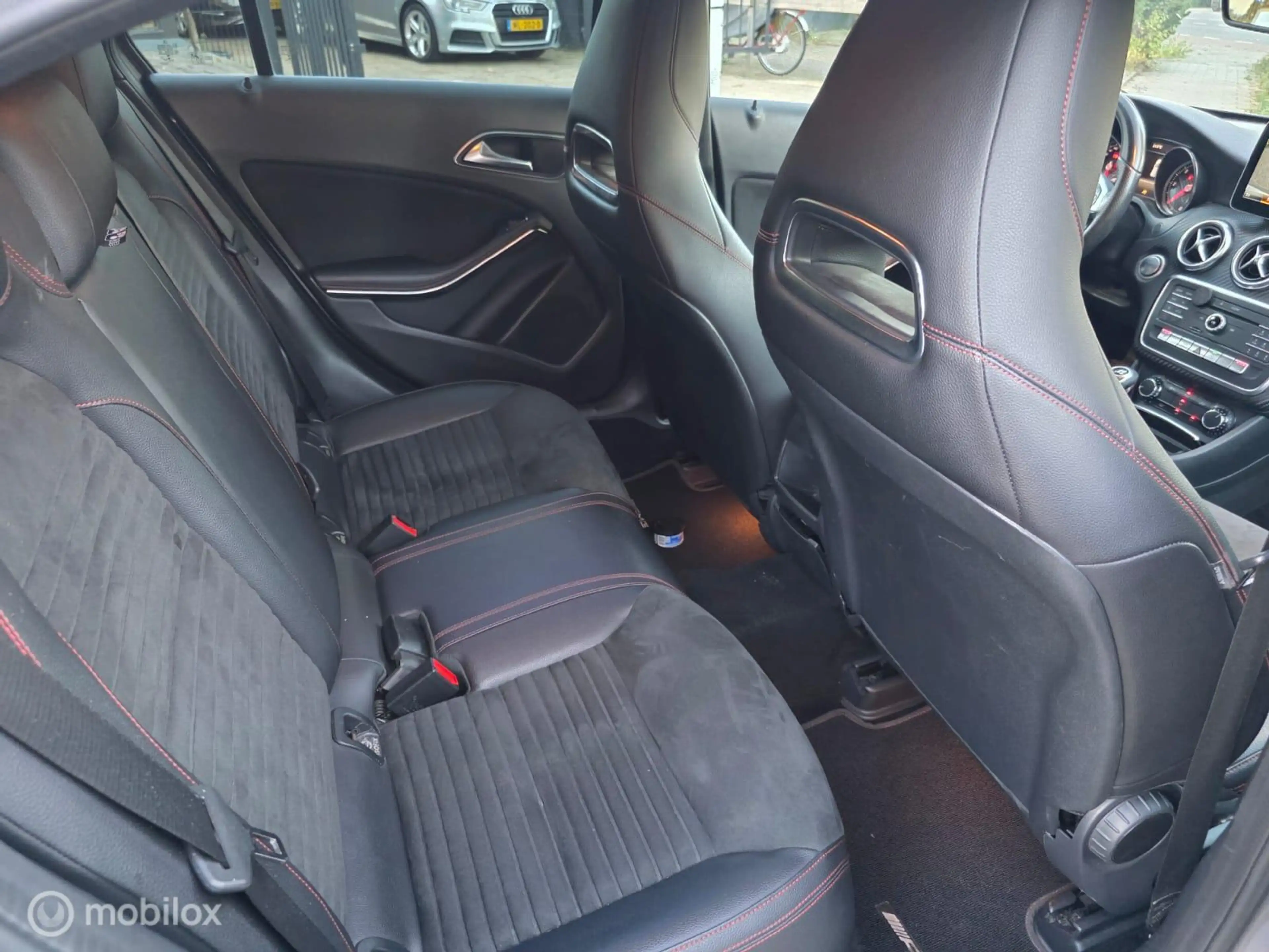Mercedes-Benz A 180 d AMG Business Solution — photo 15