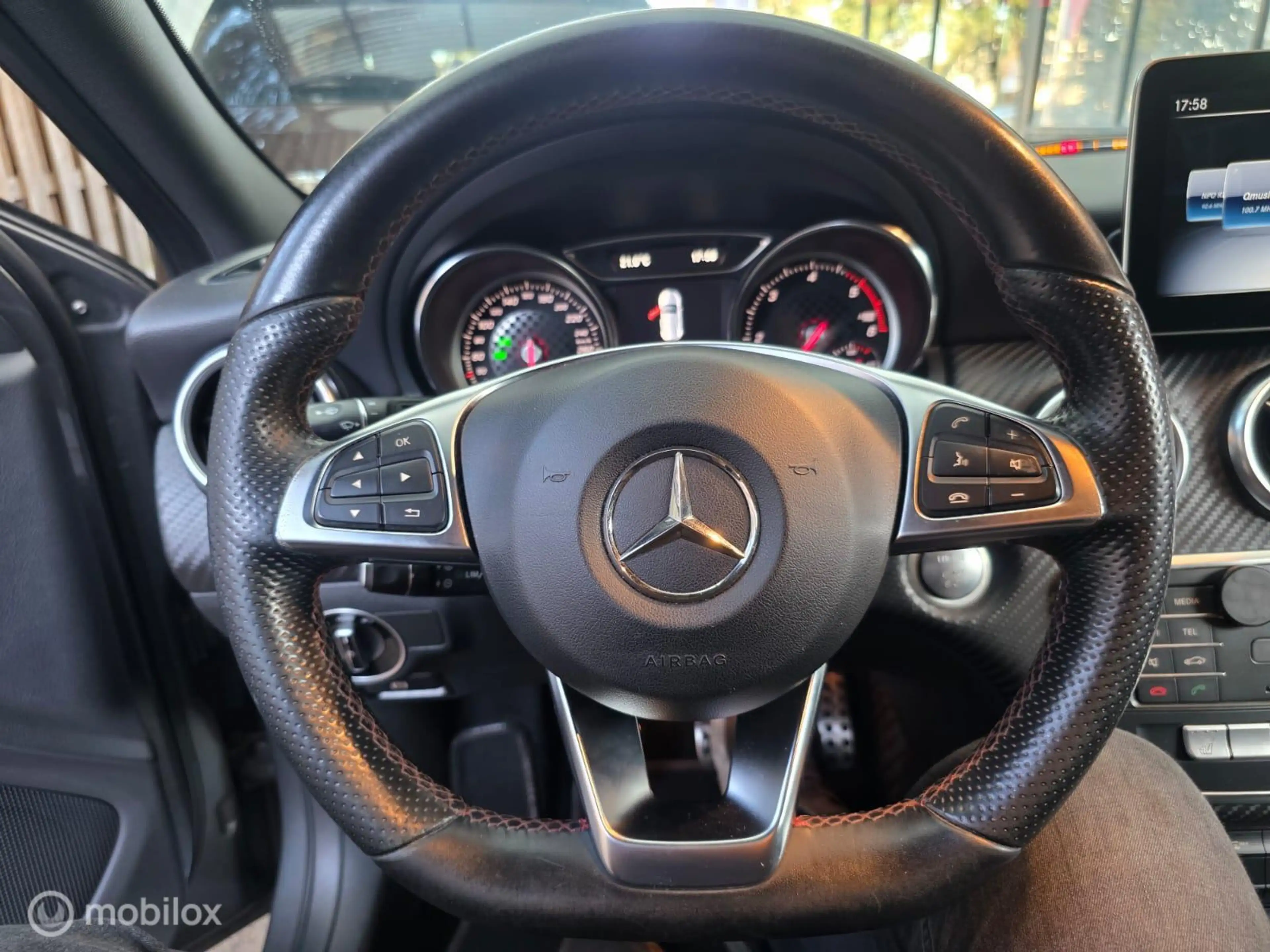 Mercedes-Benz A 180 d AMG Business Solution — photo 9