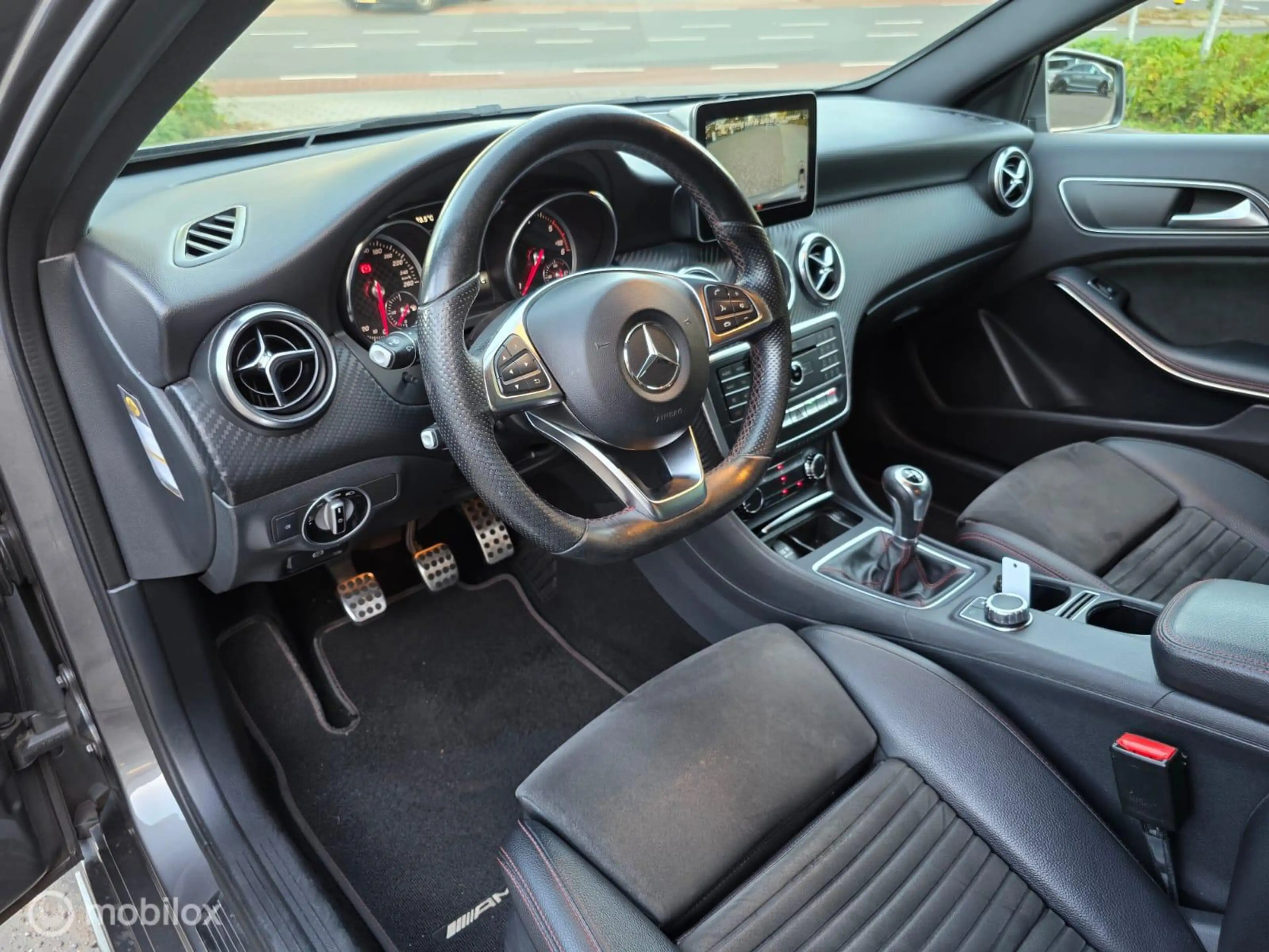 Mercedes-Benz A 180 d AMG Business Solution — photo 11