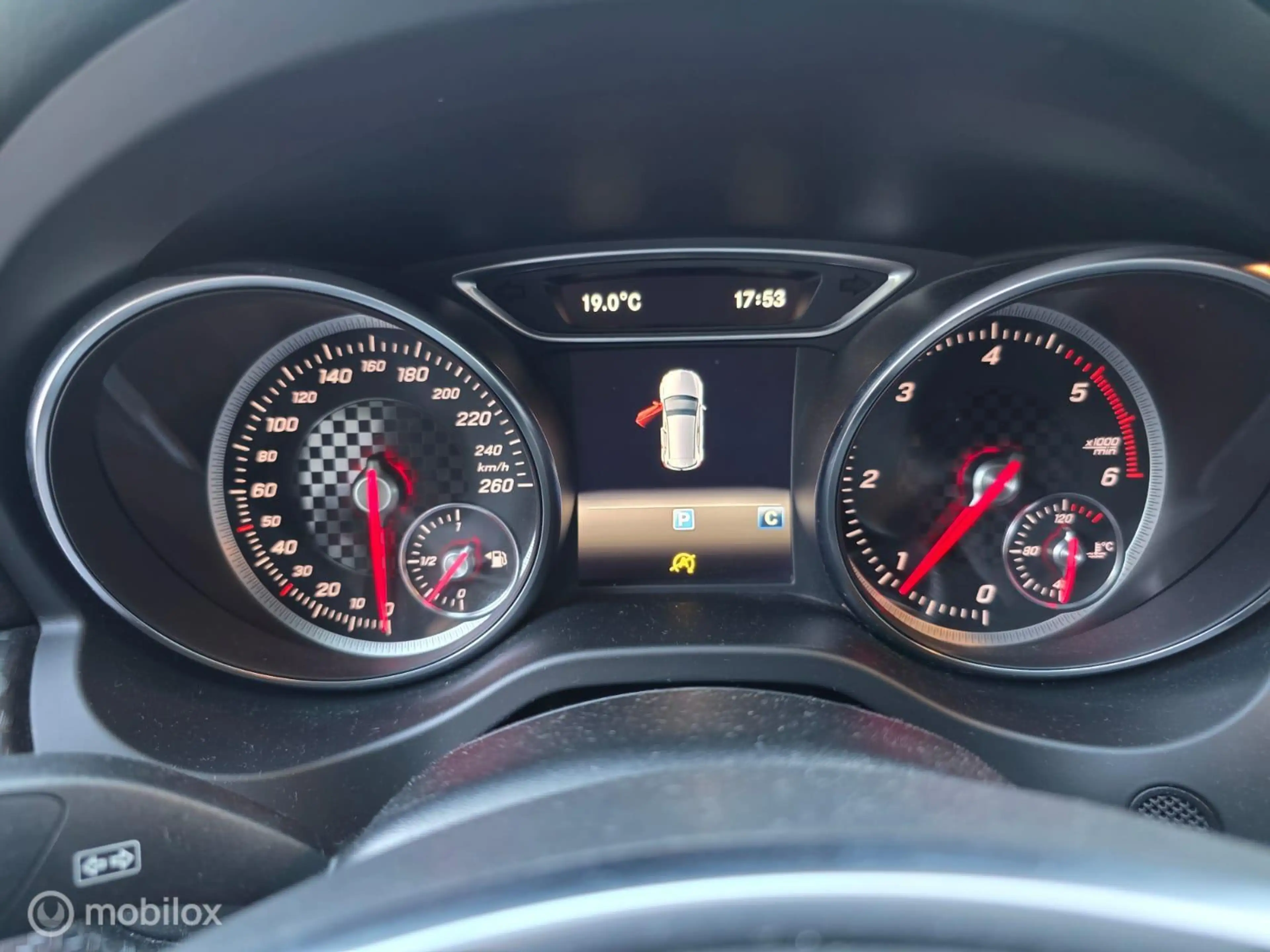Mercedes-Benz A 180 d AMG Business Solution — photo 10