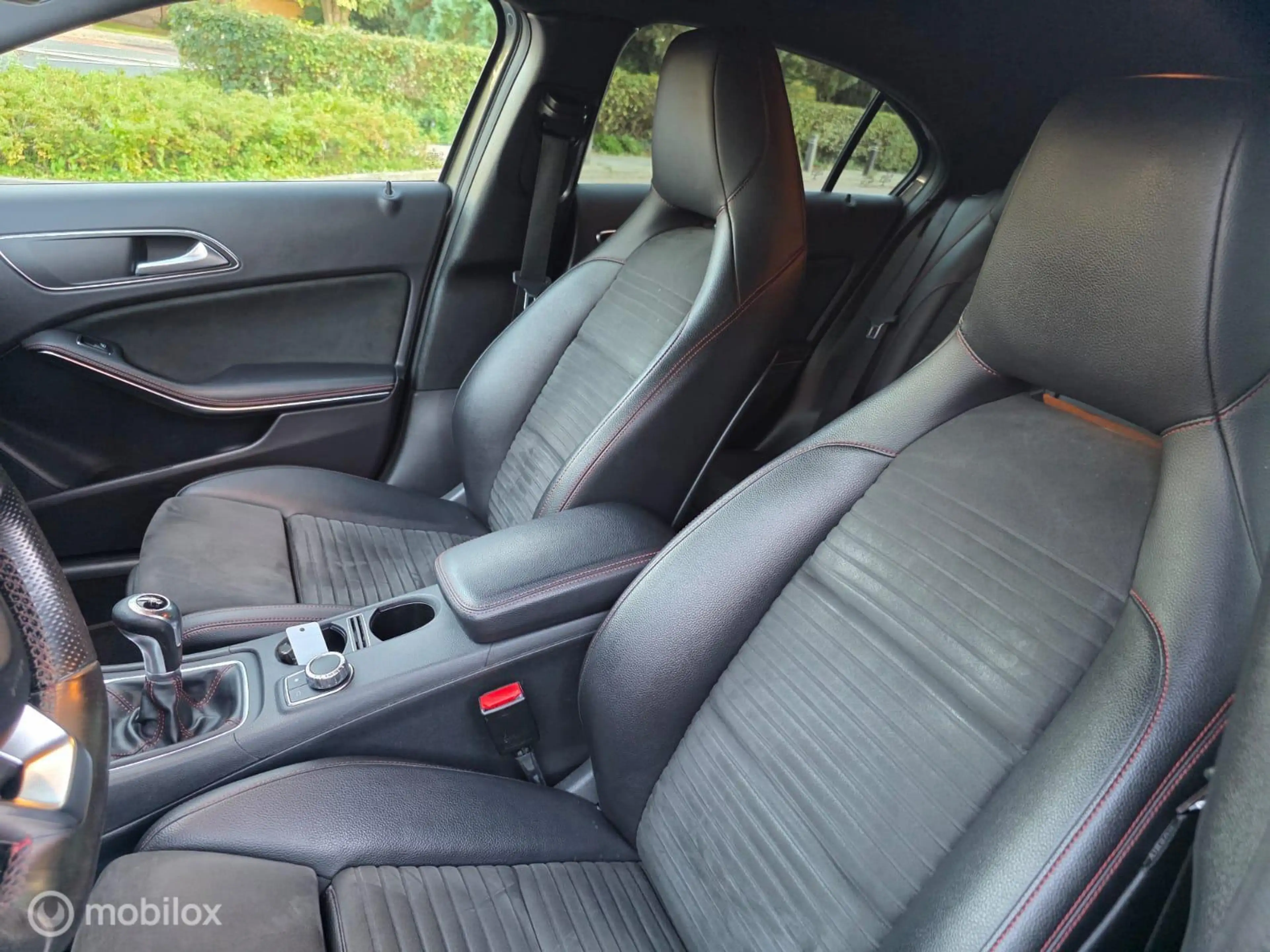 Mercedes-Benz A 180 d AMG Business Solution — photo 13
