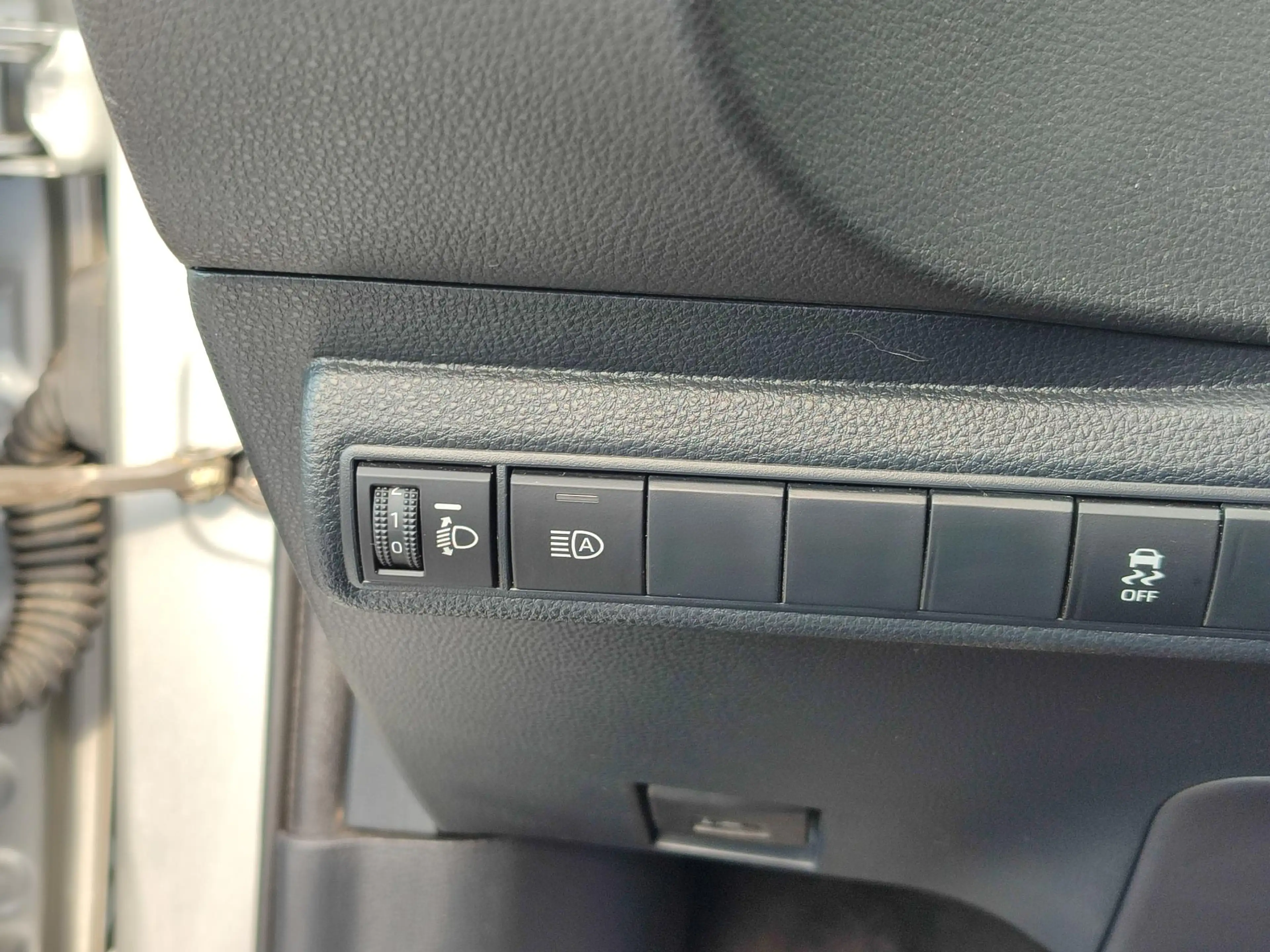 Toyota Corolla Touring Sports 1.8 Hybrid DYNAMIC STOELVERW KEYLES — photo 13