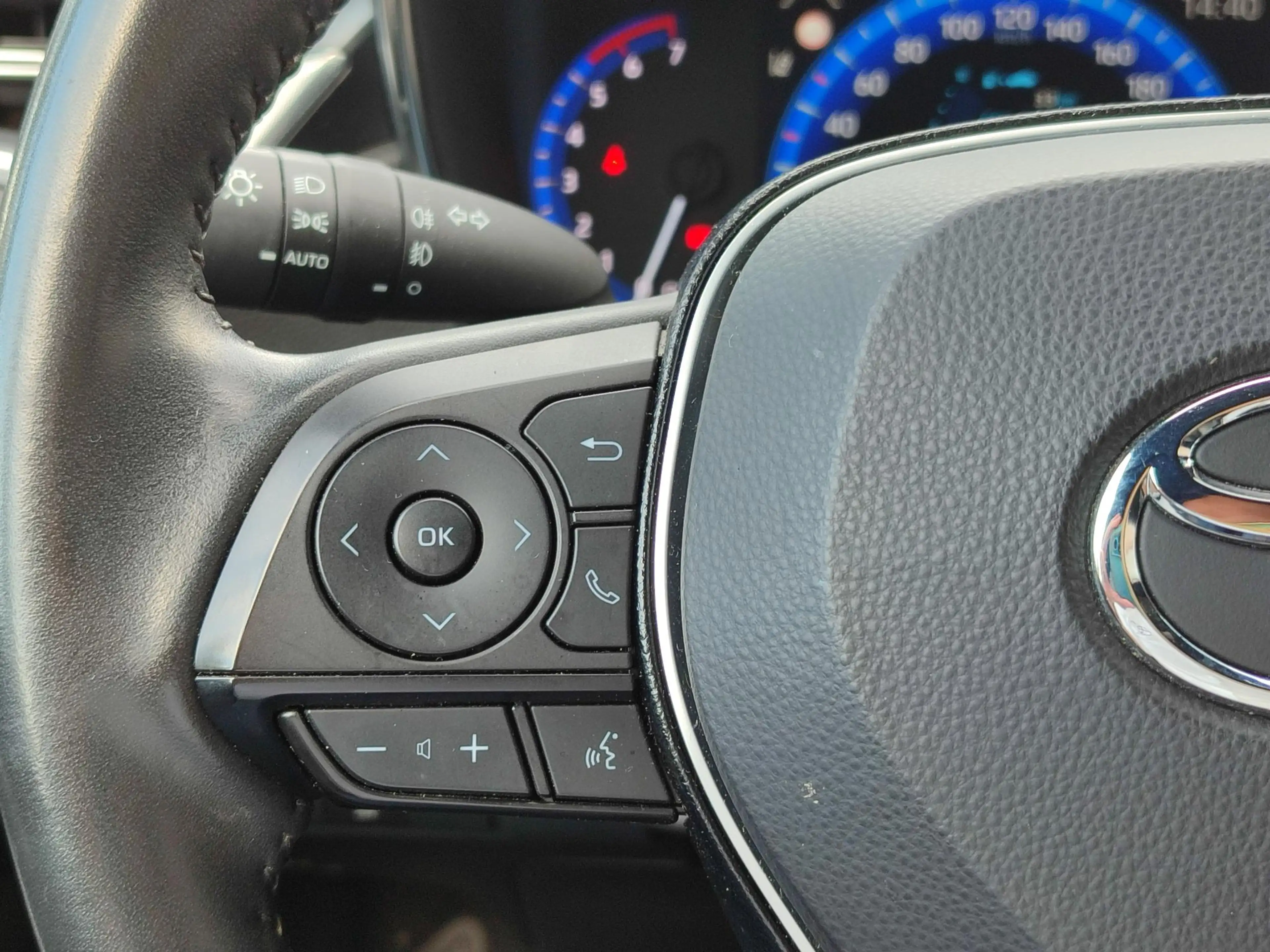 Toyota Corolla Touring Sports 1.8 Hybrid DYNAMIC STOELVERW KEYLES — photo 15